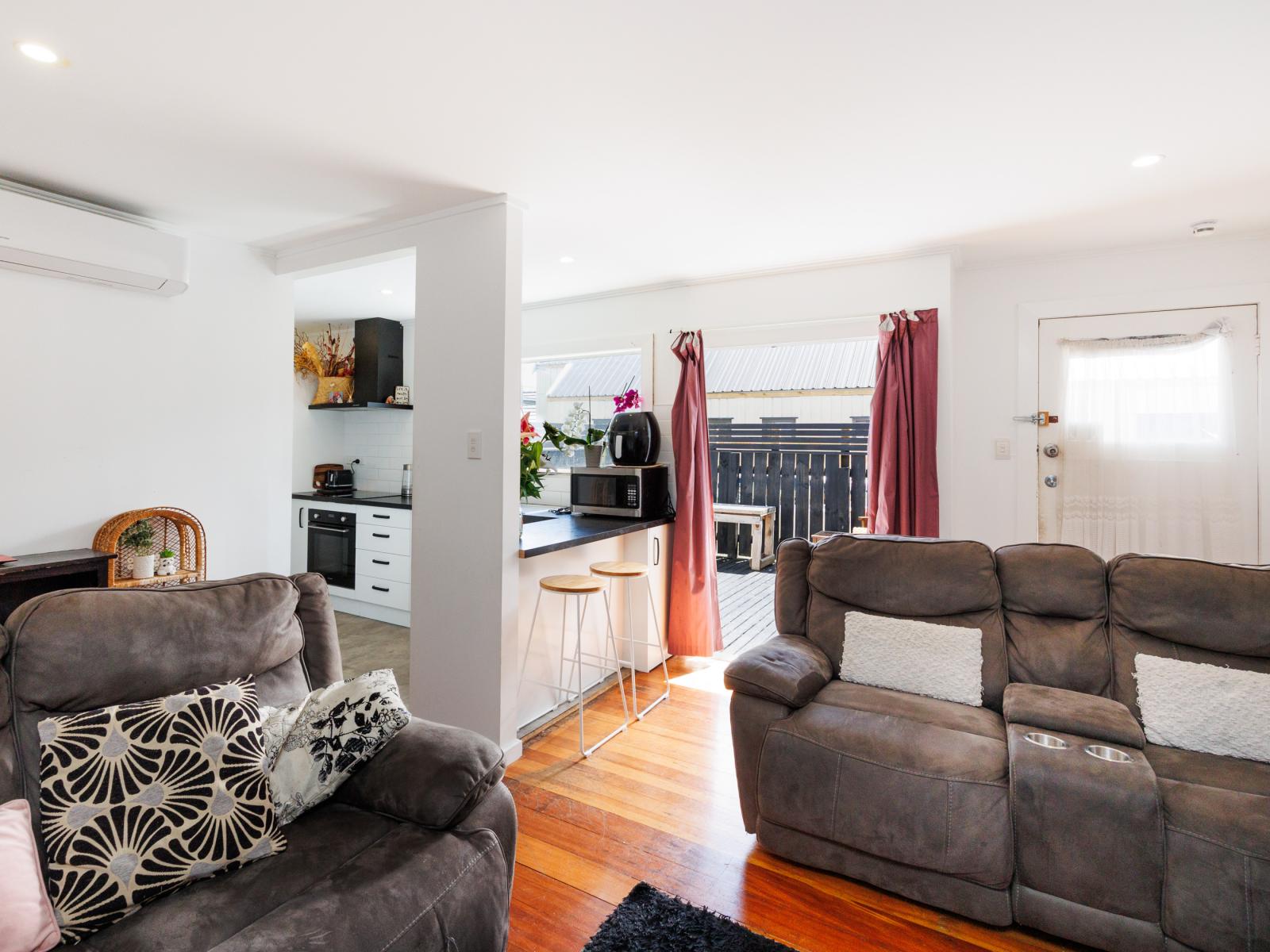 16 Thomson Street, West End