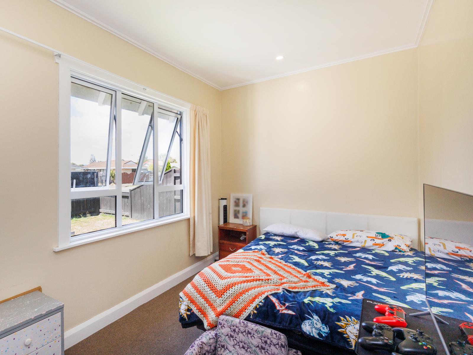 16 Thomson Street, West End