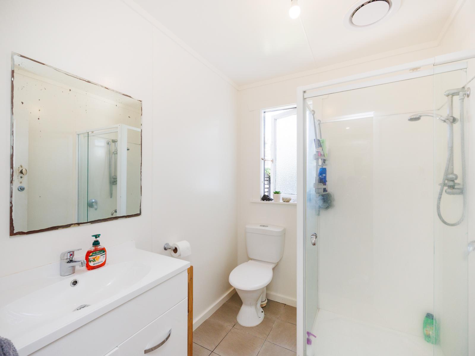 16 Thomson Street, West End