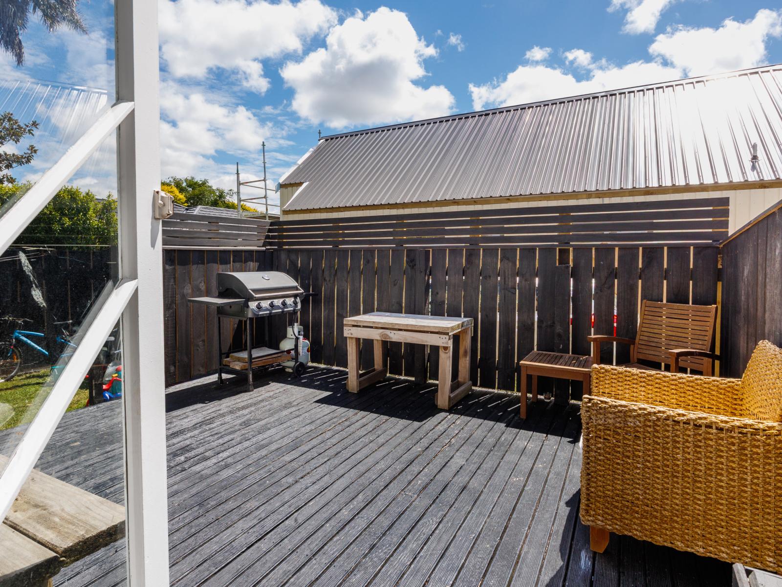 16 Thomson Street, West End