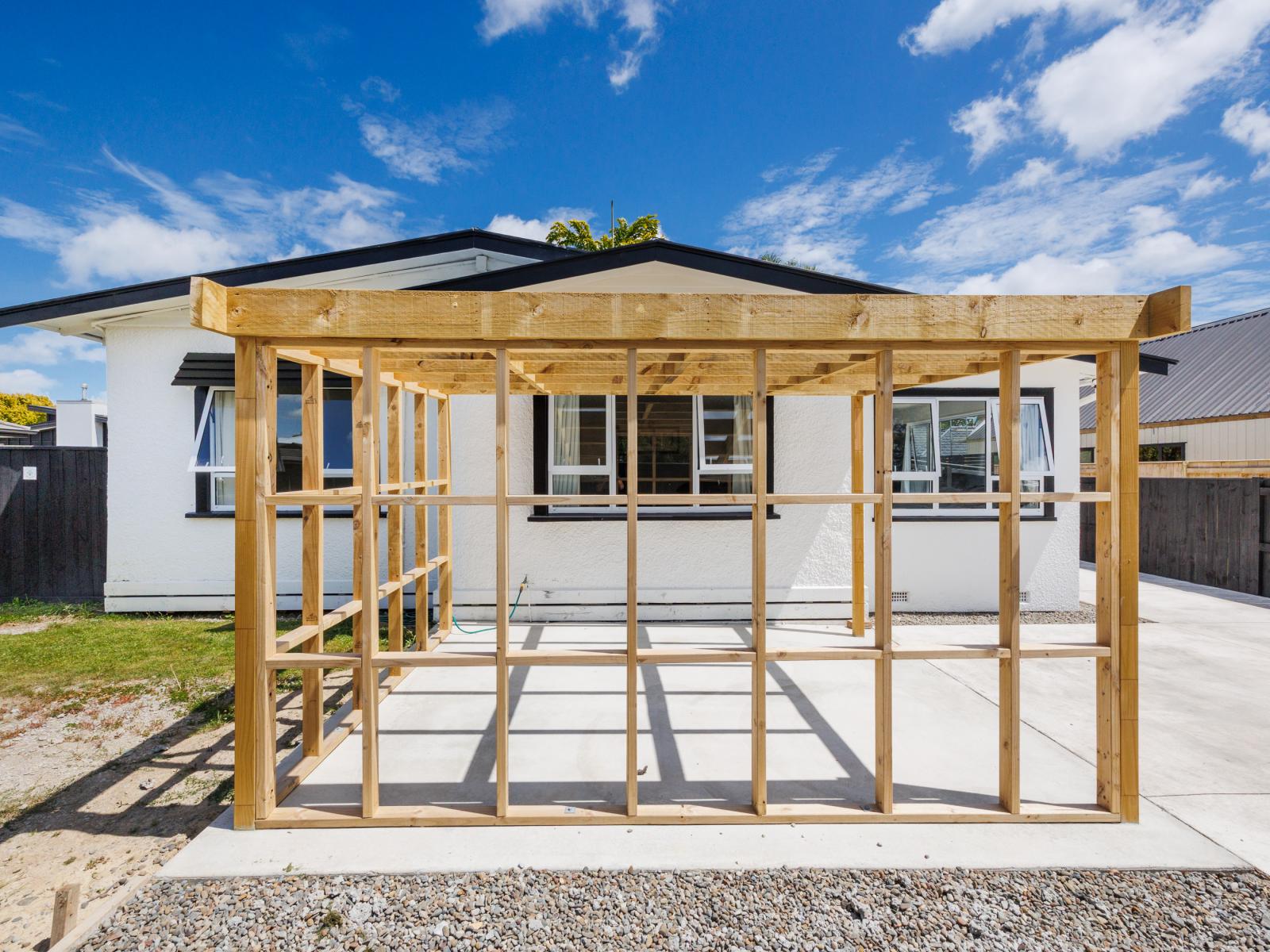 16 Thomson Street, West End