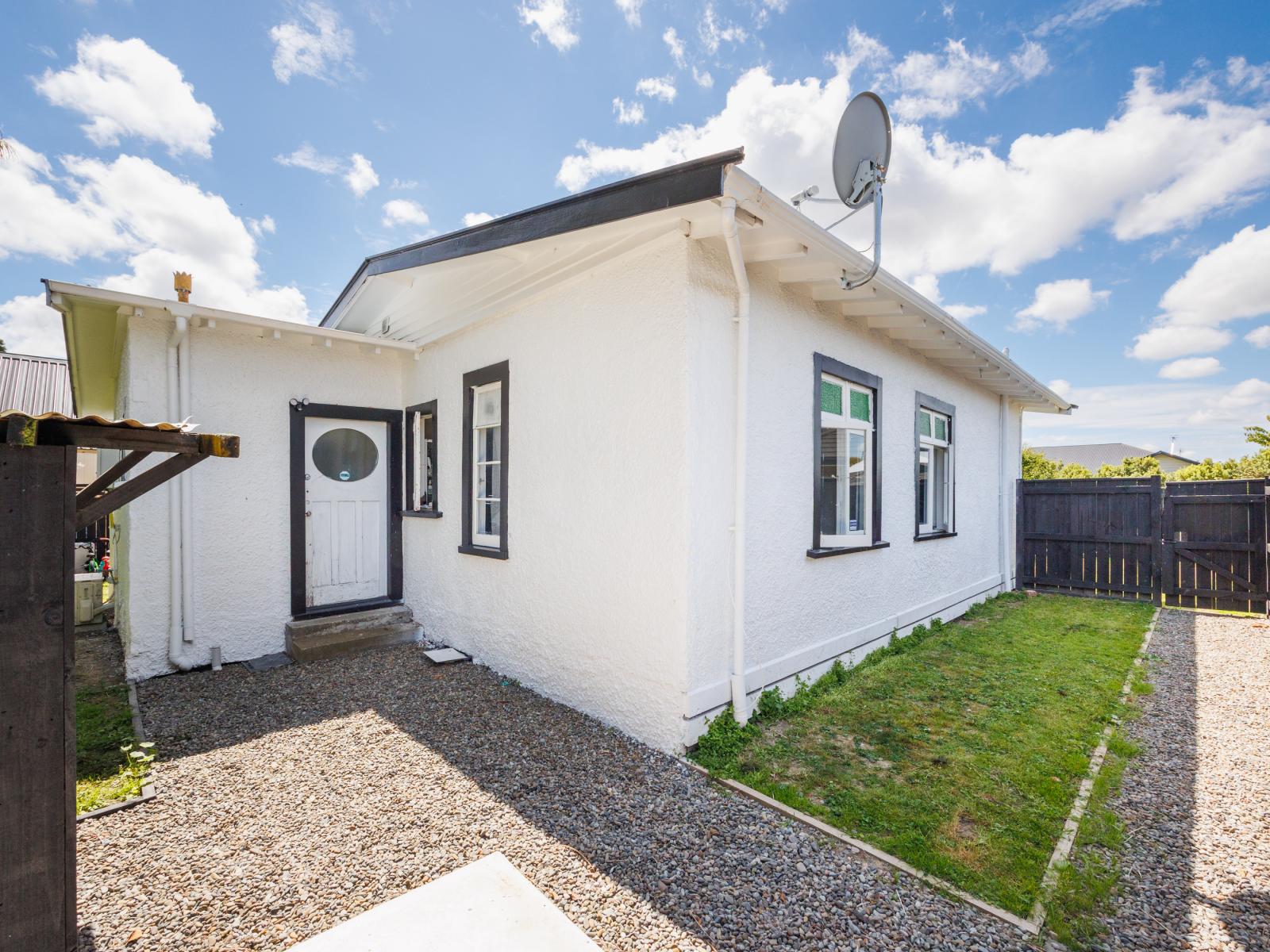 16 Thomson Street, West End