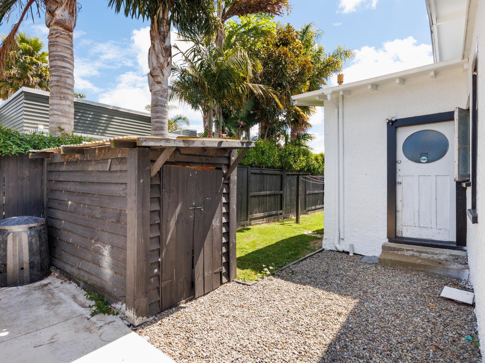 16 Thomson Street, West End