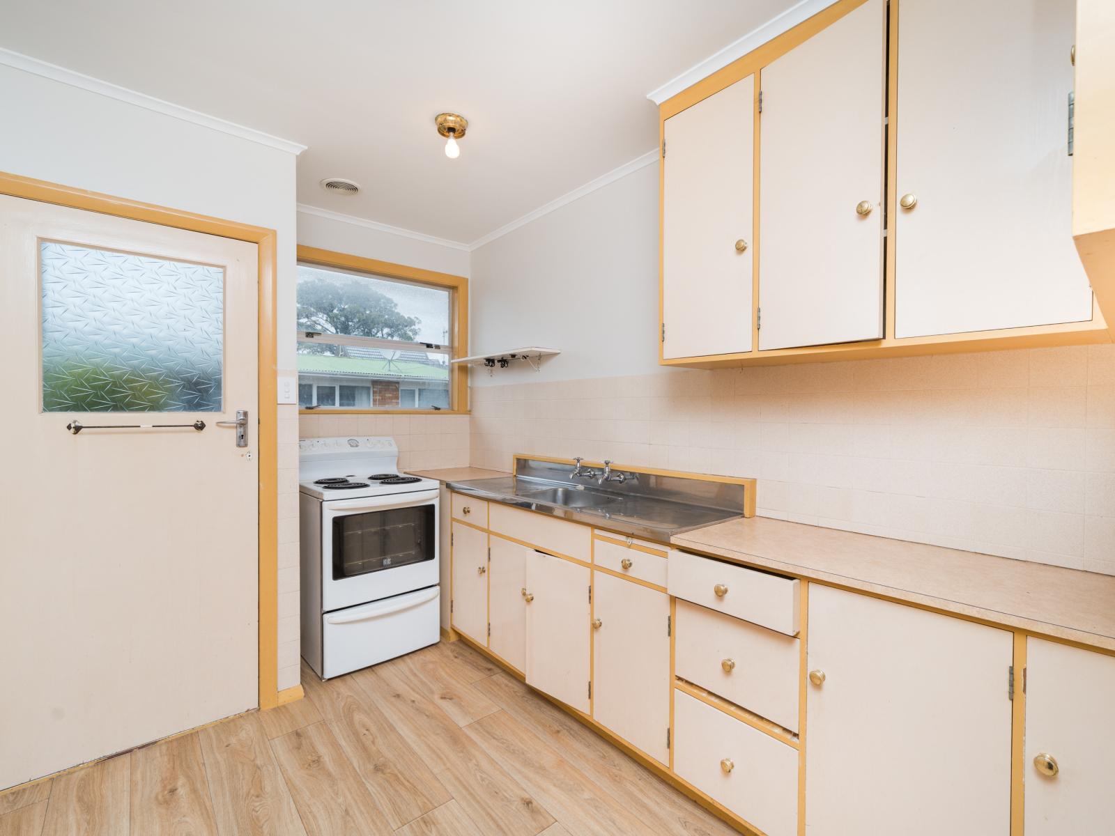 Unit 3, 84 Linton Street, West End