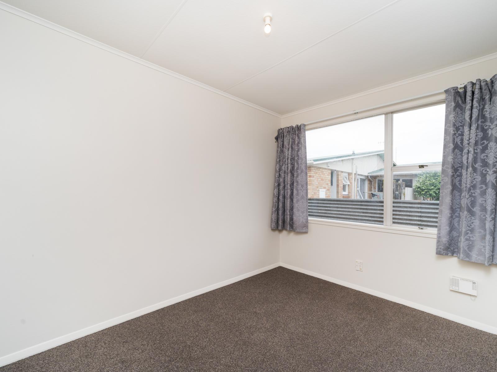 Unit 3, 84 Linton Street, West End