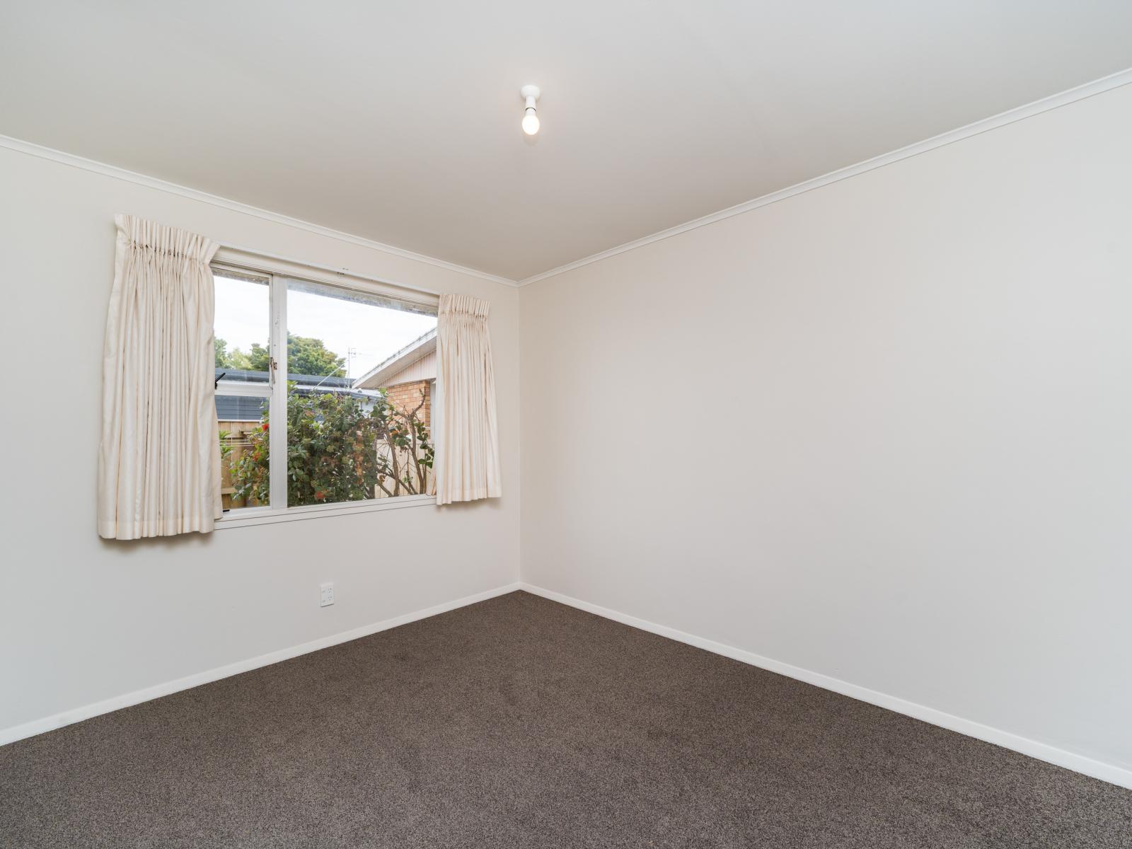 Unit 3, 84 Linton Street, West End