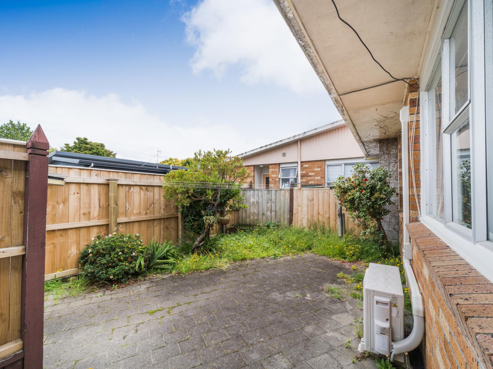 Unit 3, 84 Linton Street, West End