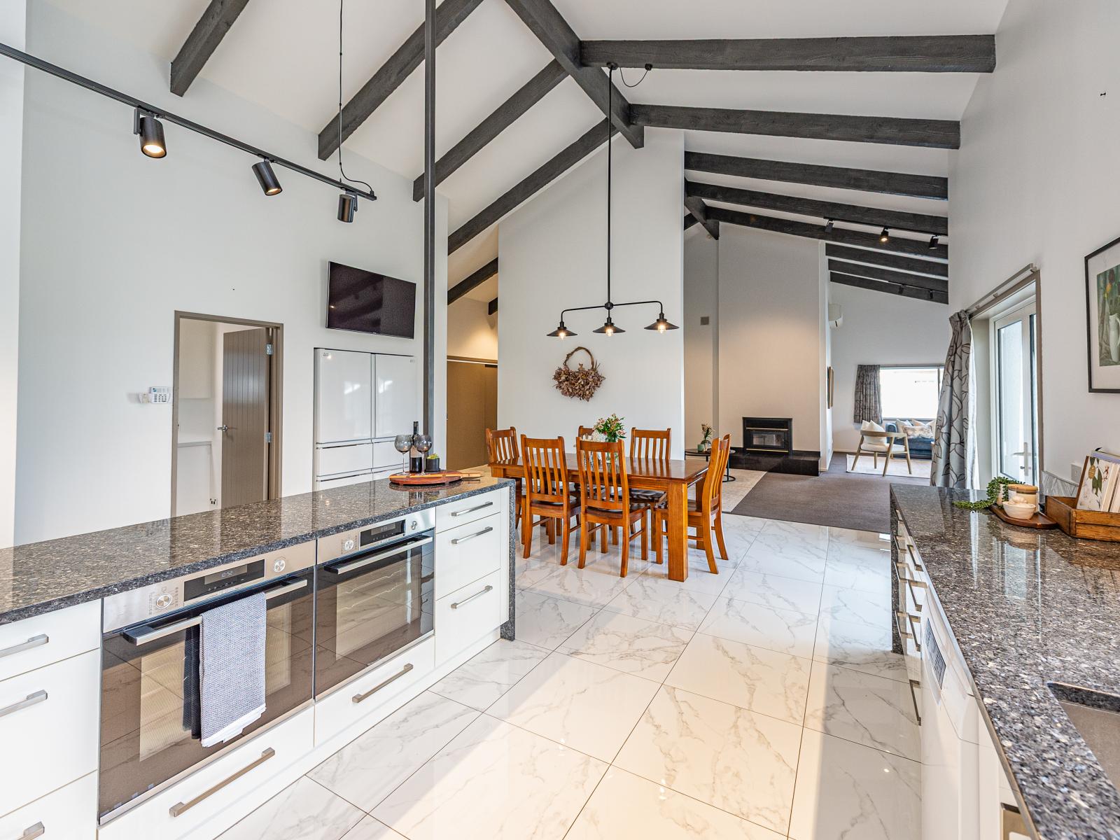 8 Akepiro Place, Tawhero