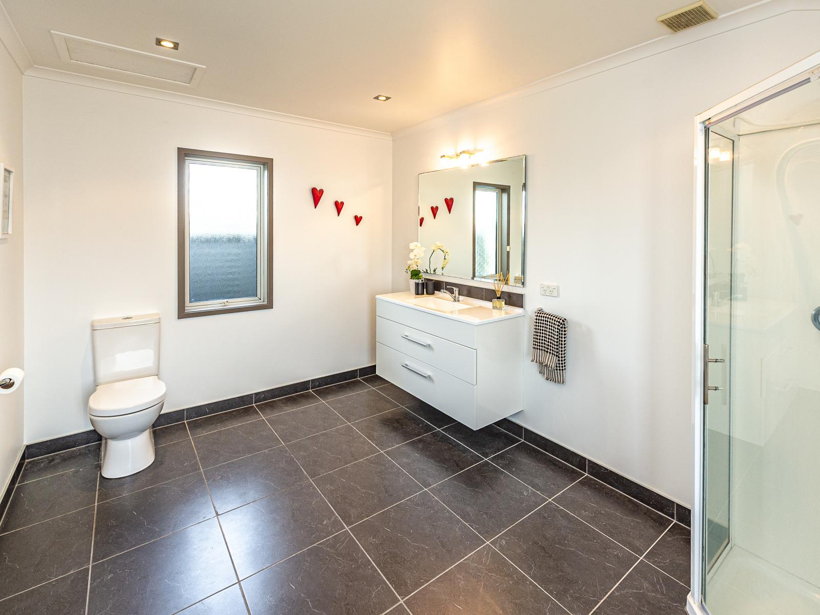 8 Akepiro Place, Tawhero