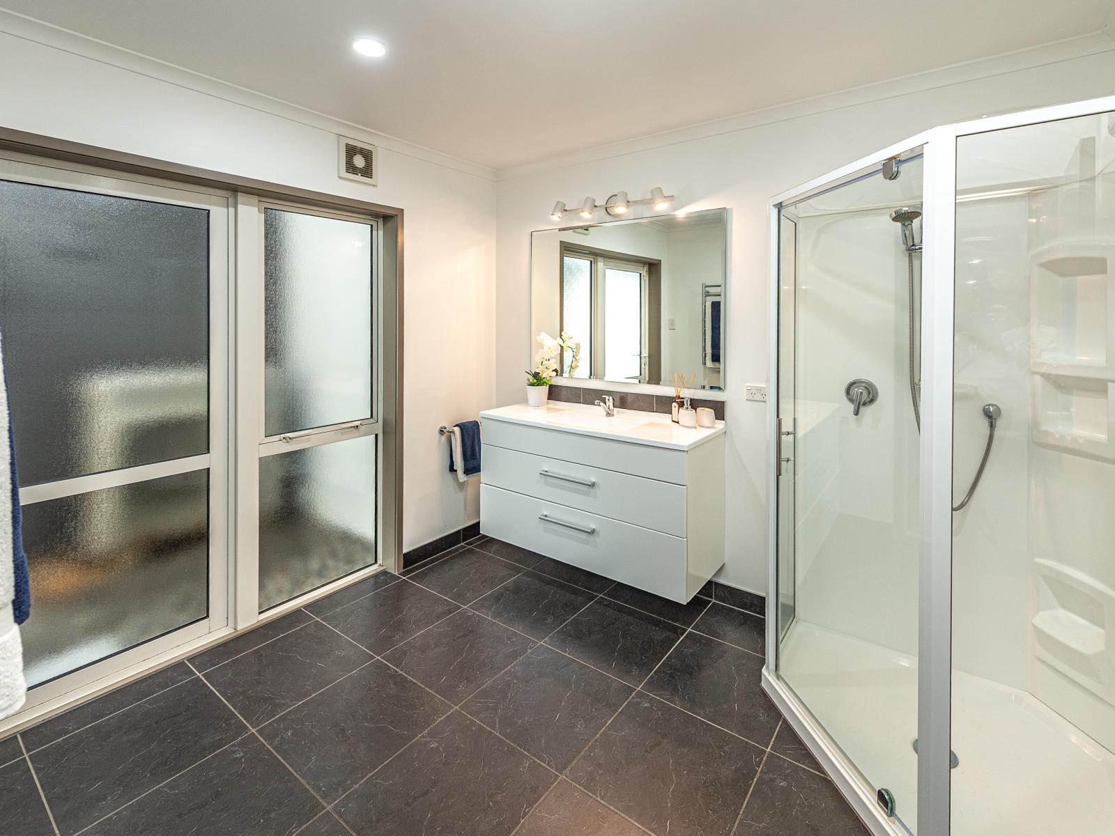 8 Akepiro Place, Tawhero