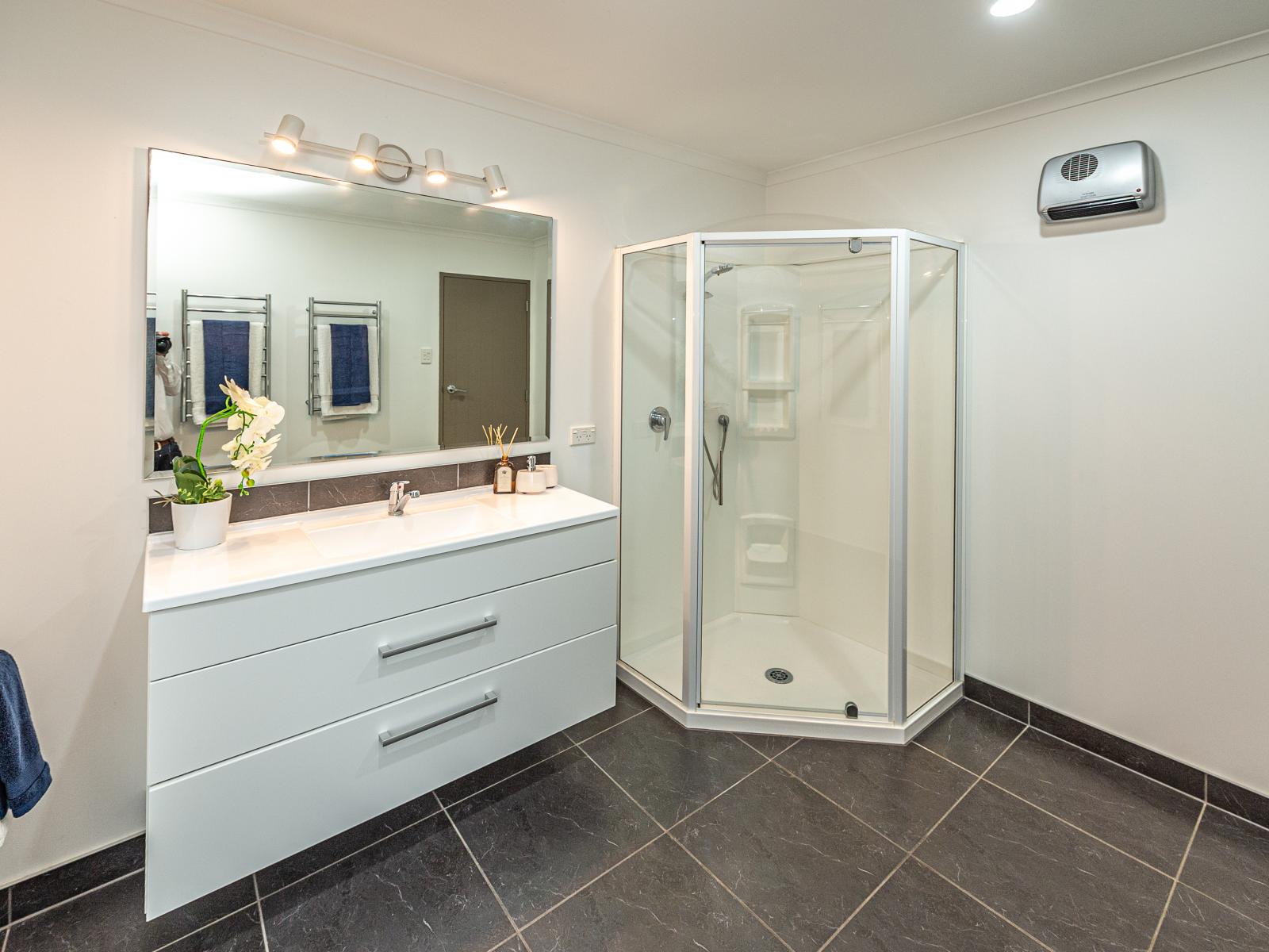 8 Akepiro Place, Tawhero