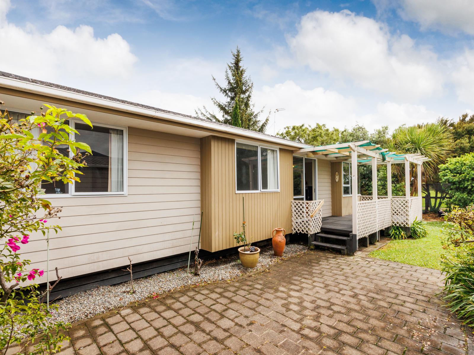 24B Cargill Grove, Kelvin Grove