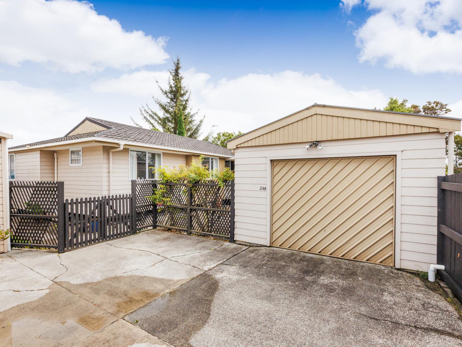 24B Cargill Grove, Kelvin Grove