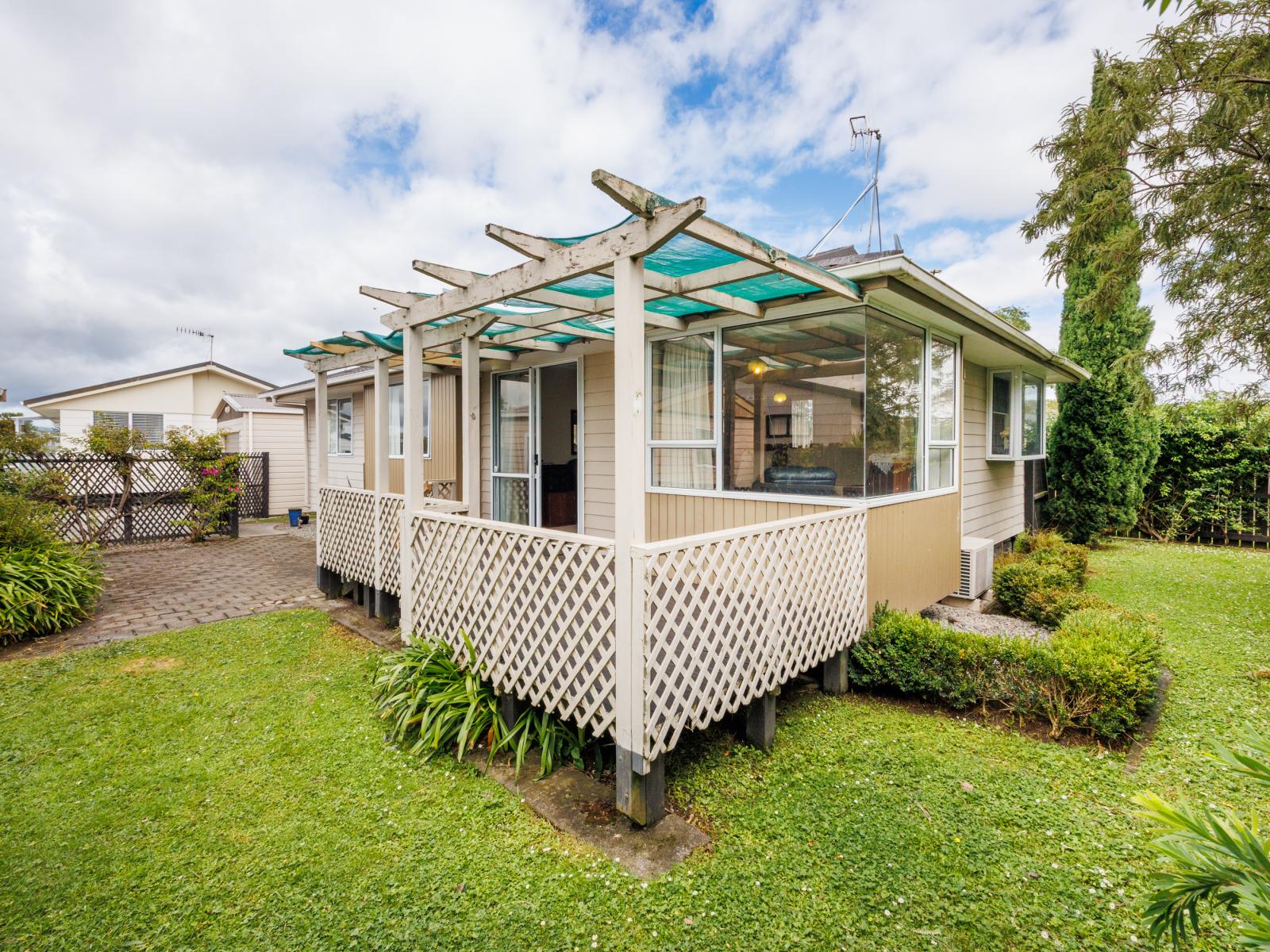 24B Cargill Grove, Kelvin Grove