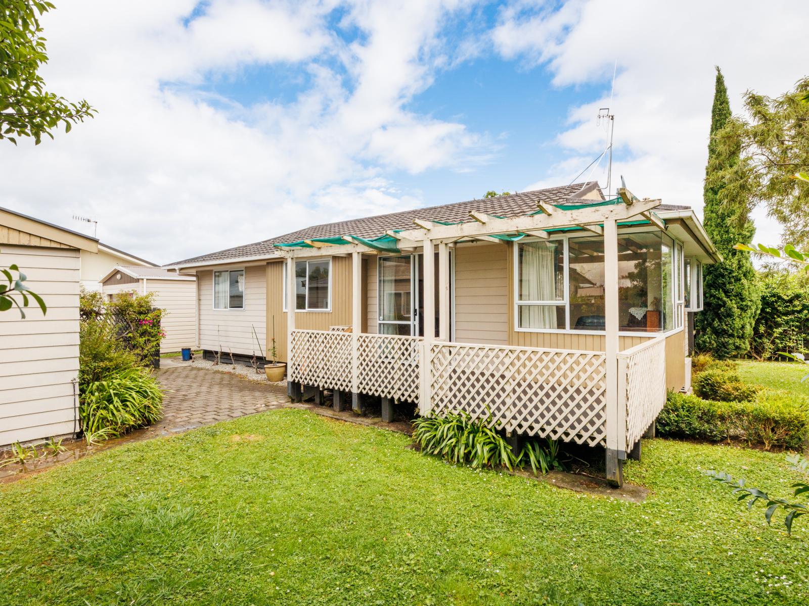 24B Cargill Grove, Kelvin Grove