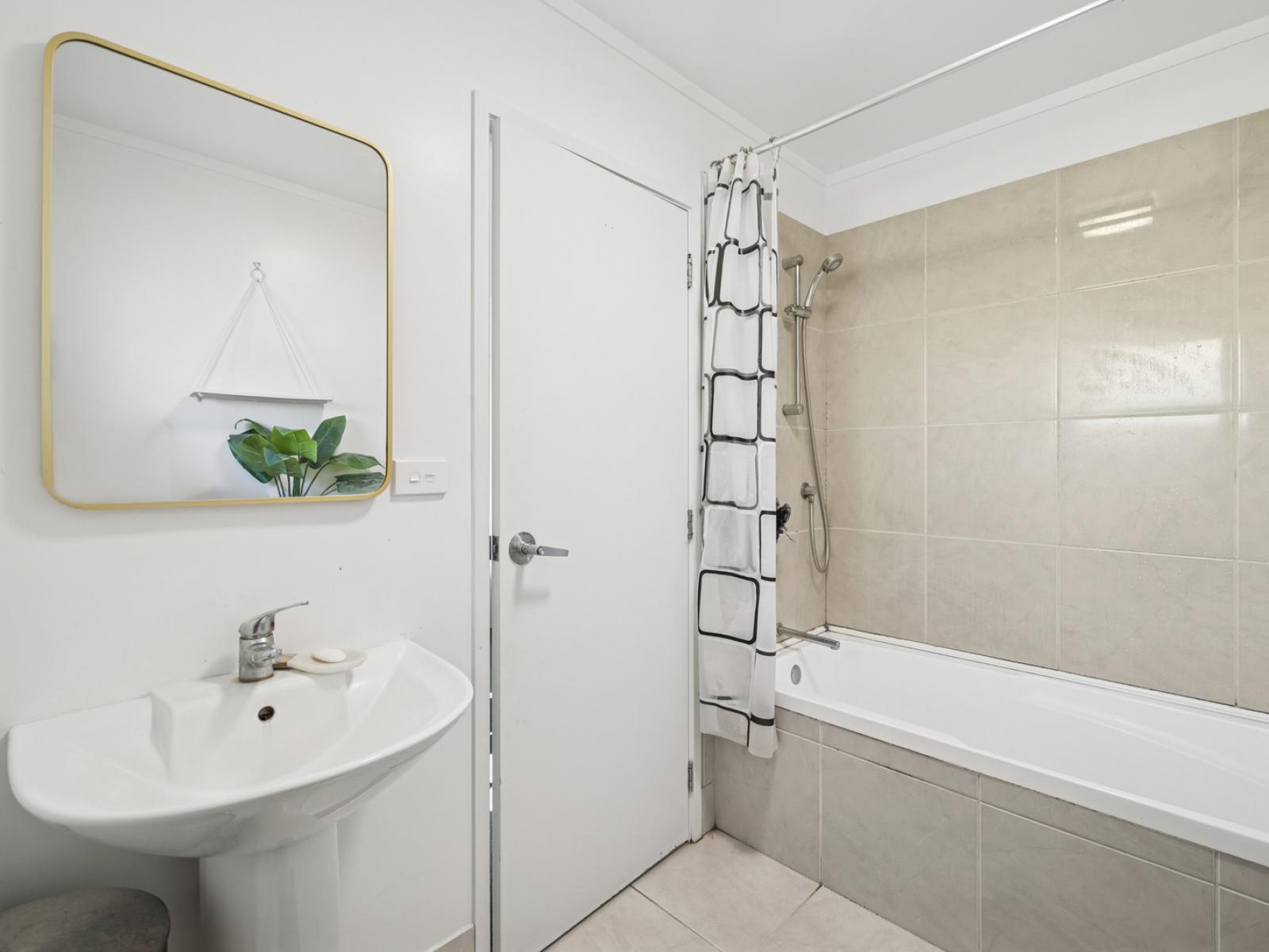 Unit 6, 15 Tarawera Road, Lynmore