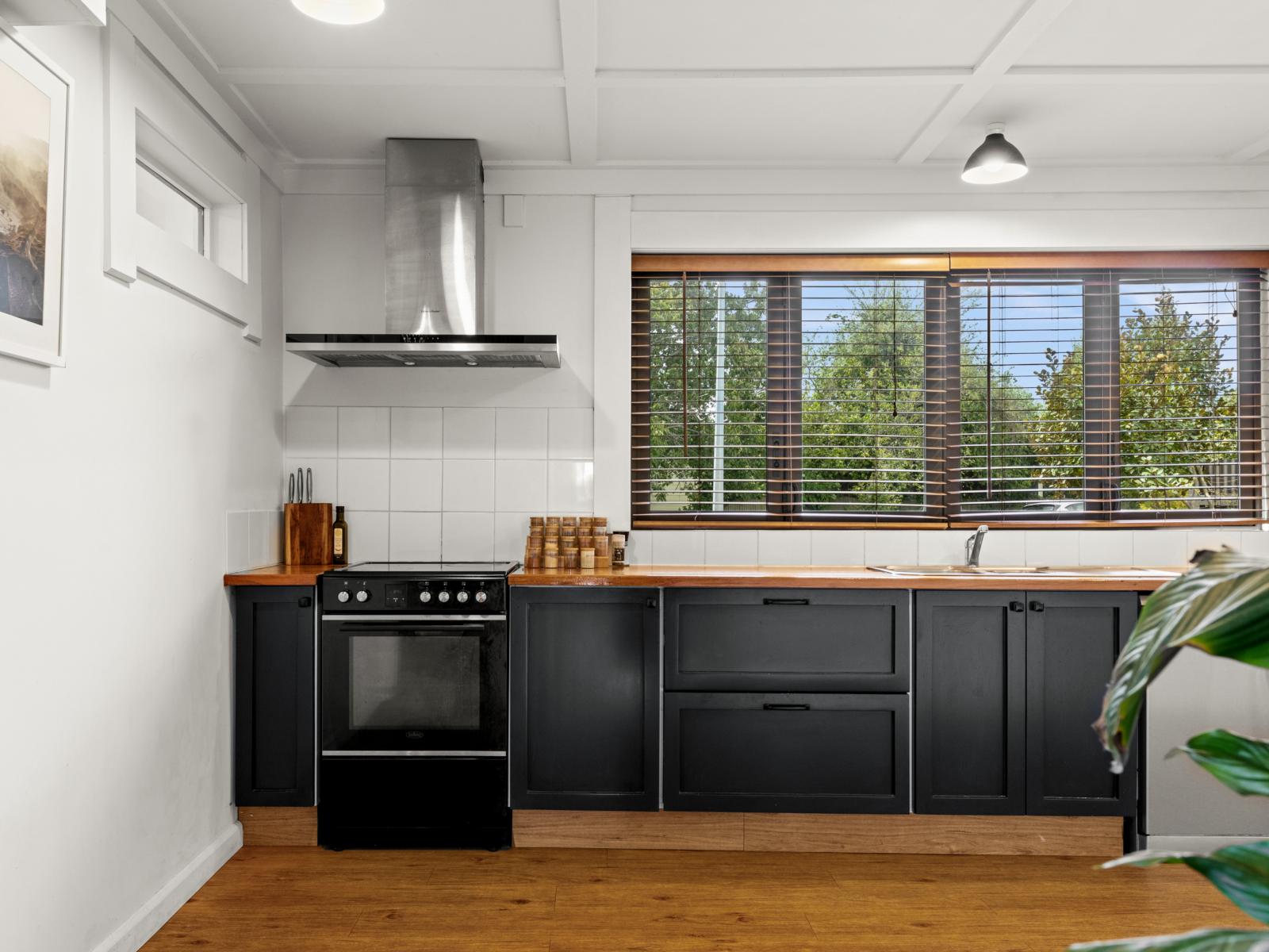 2 McDonald Street, Napier South