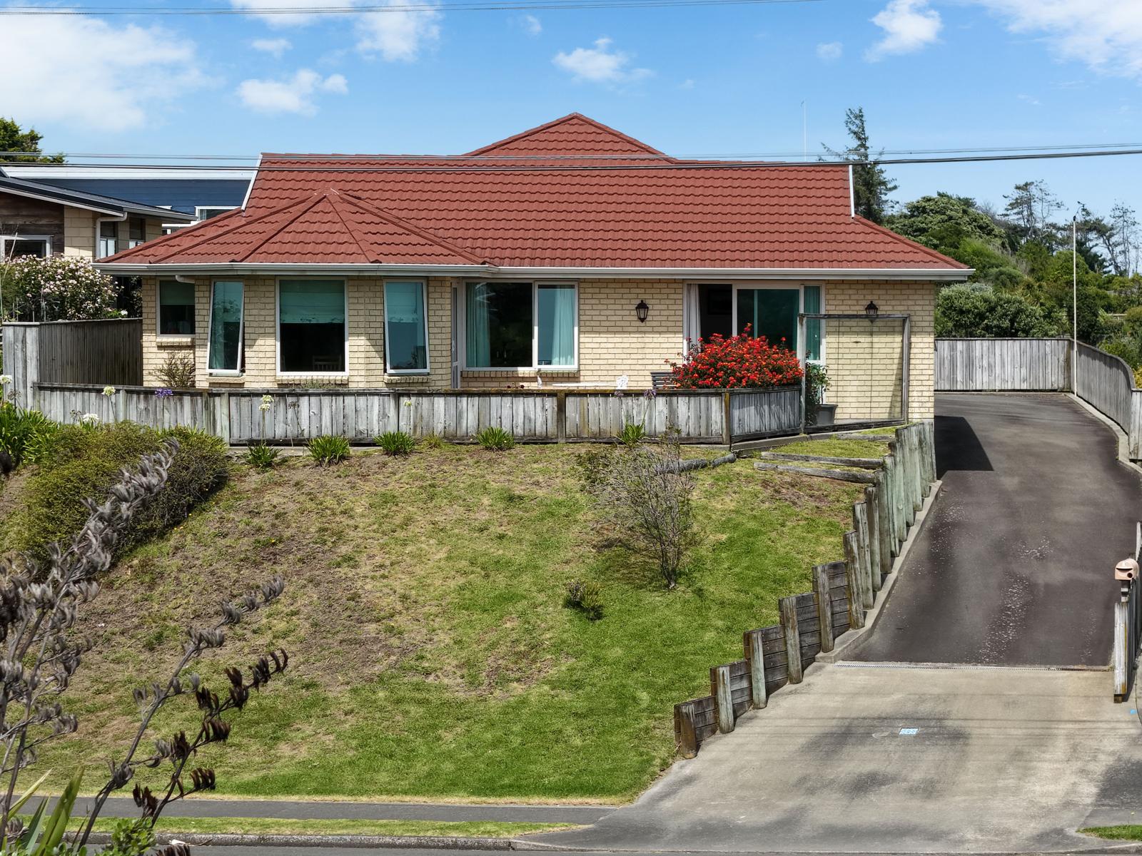 71 Tasman Road, Otaki Beach