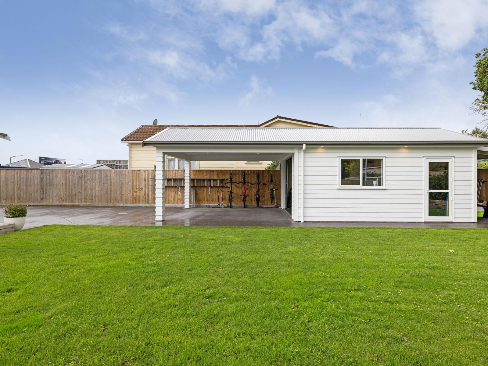 11 Miro Street, Takaro