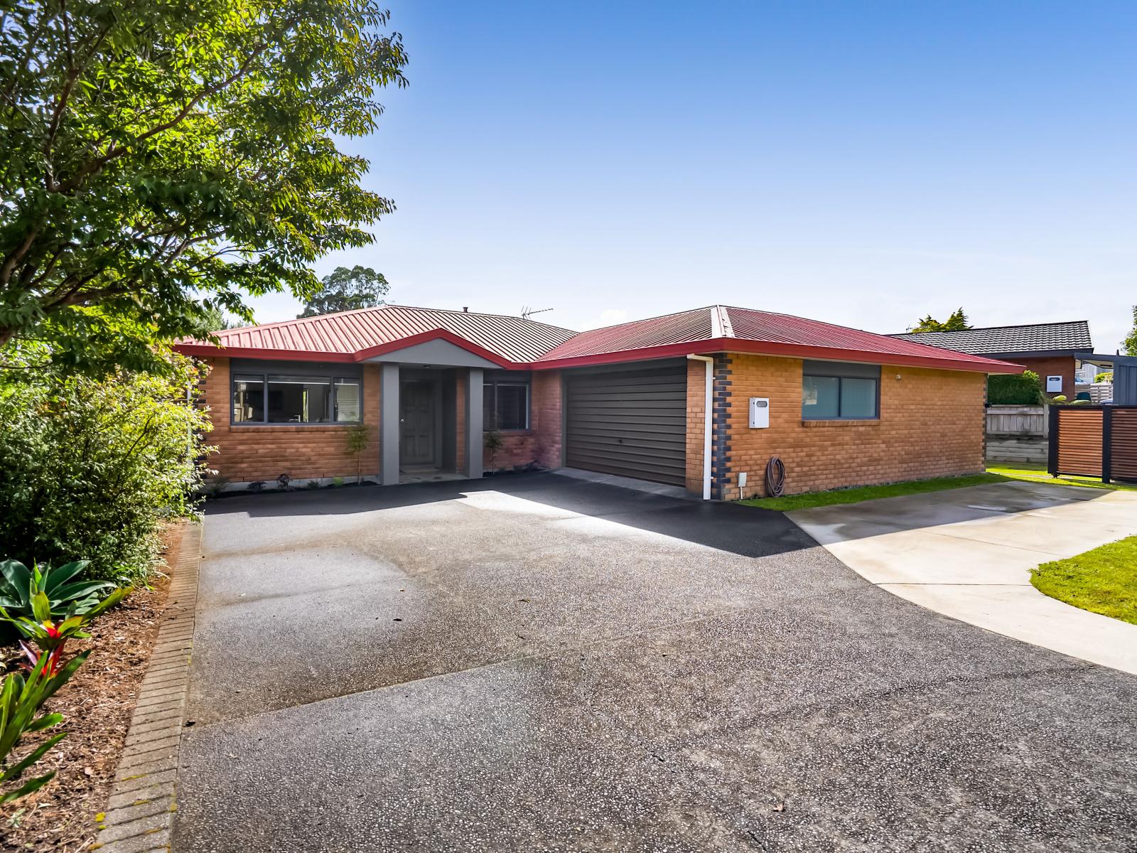 19 Ashmore Drive, Frankleigh Park