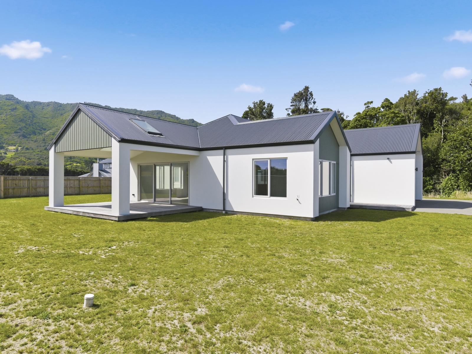 7 Pihoihoi Close, Waikanae