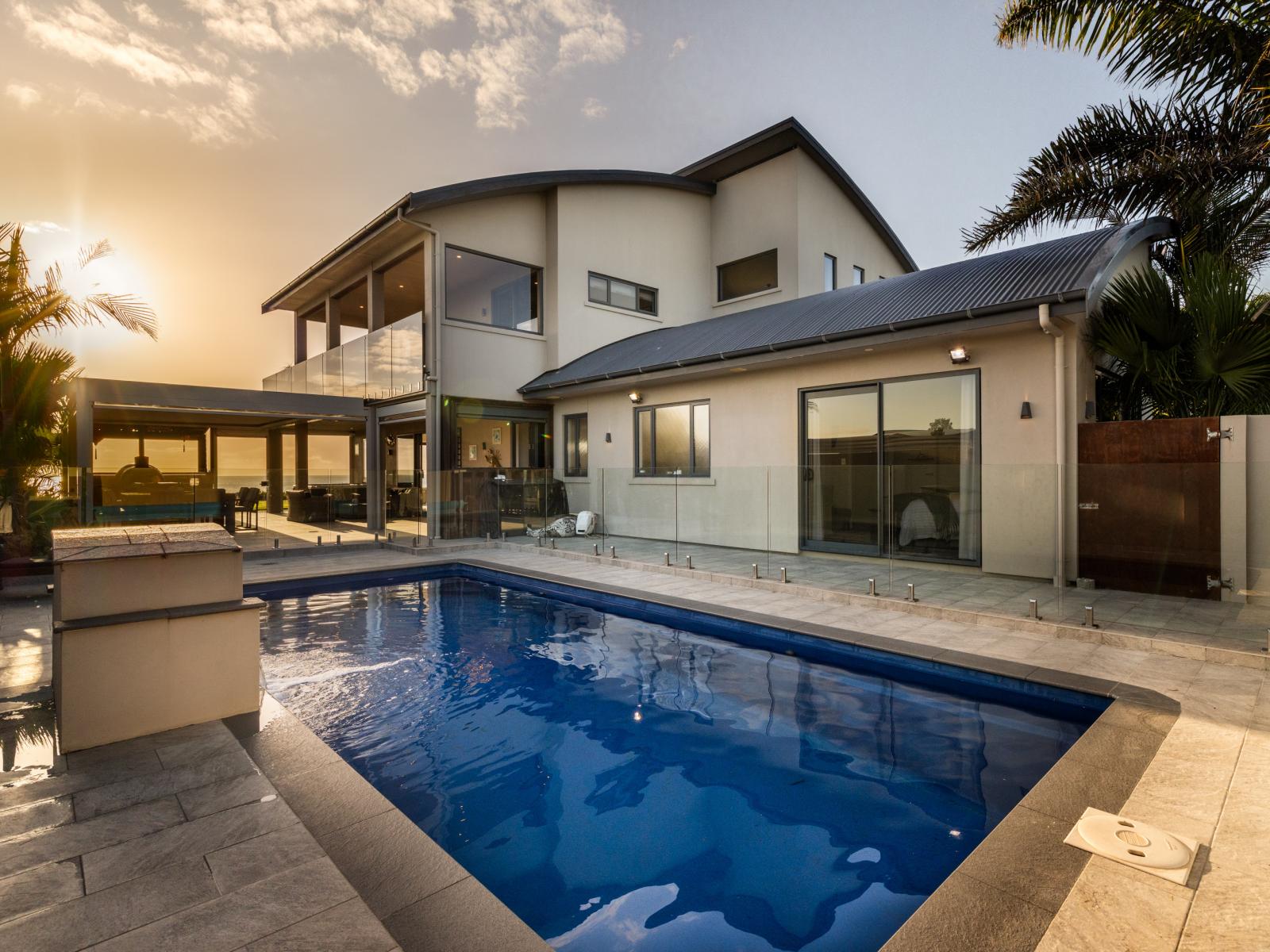 50 Ferguson Street North, Bay View