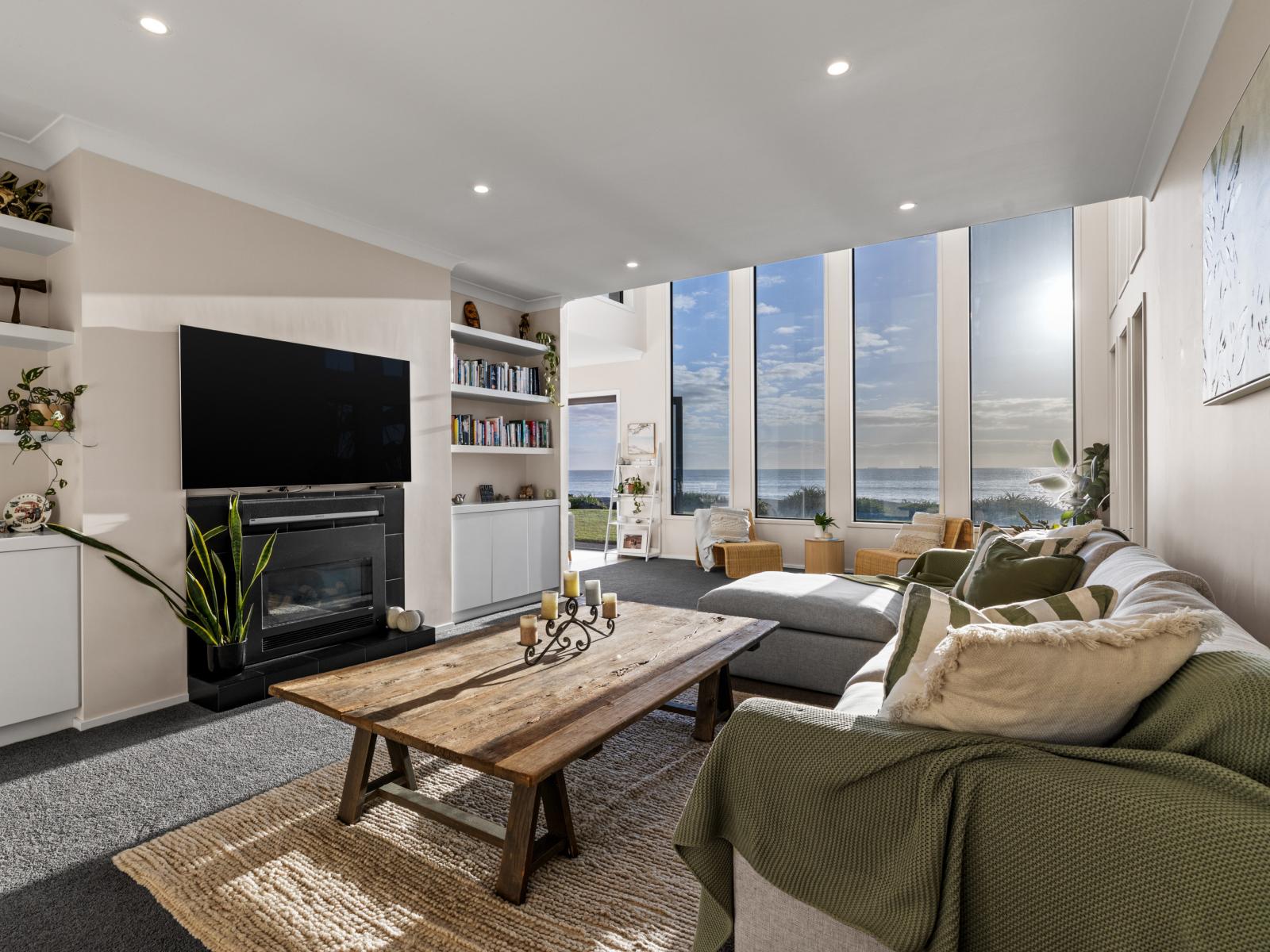 50 Ferguson Street North, Bay View