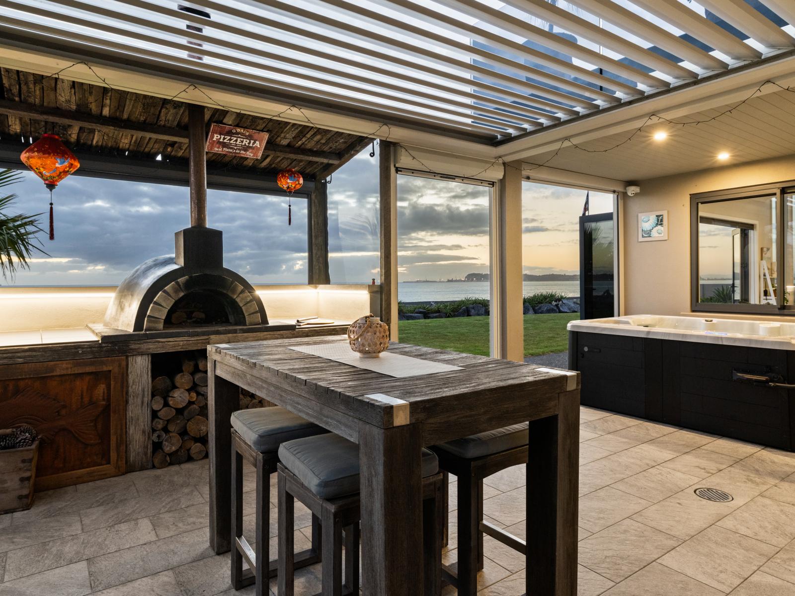 50 Ferguson Street North, Bay View