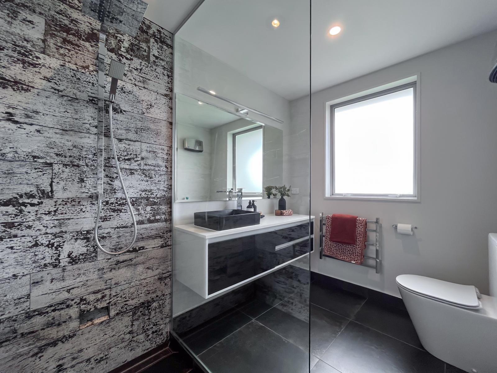 214 Findlay Road, Ascot