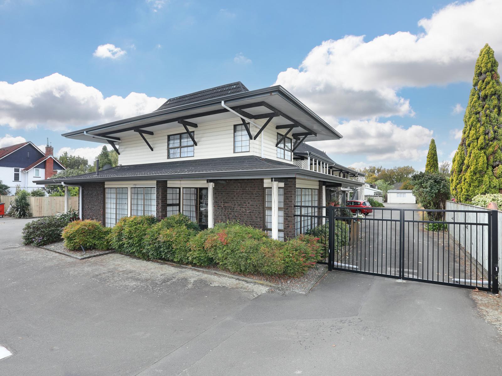 167 Fitzherbert Avenue, West End