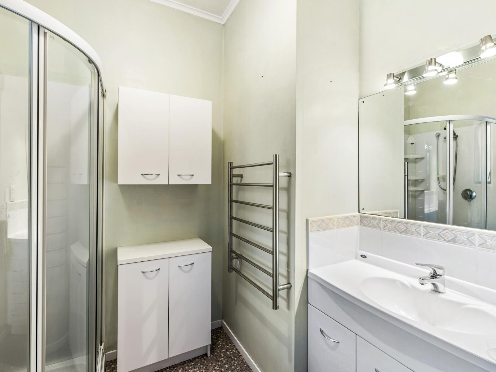 23 Tennis Court Road, Raumati South