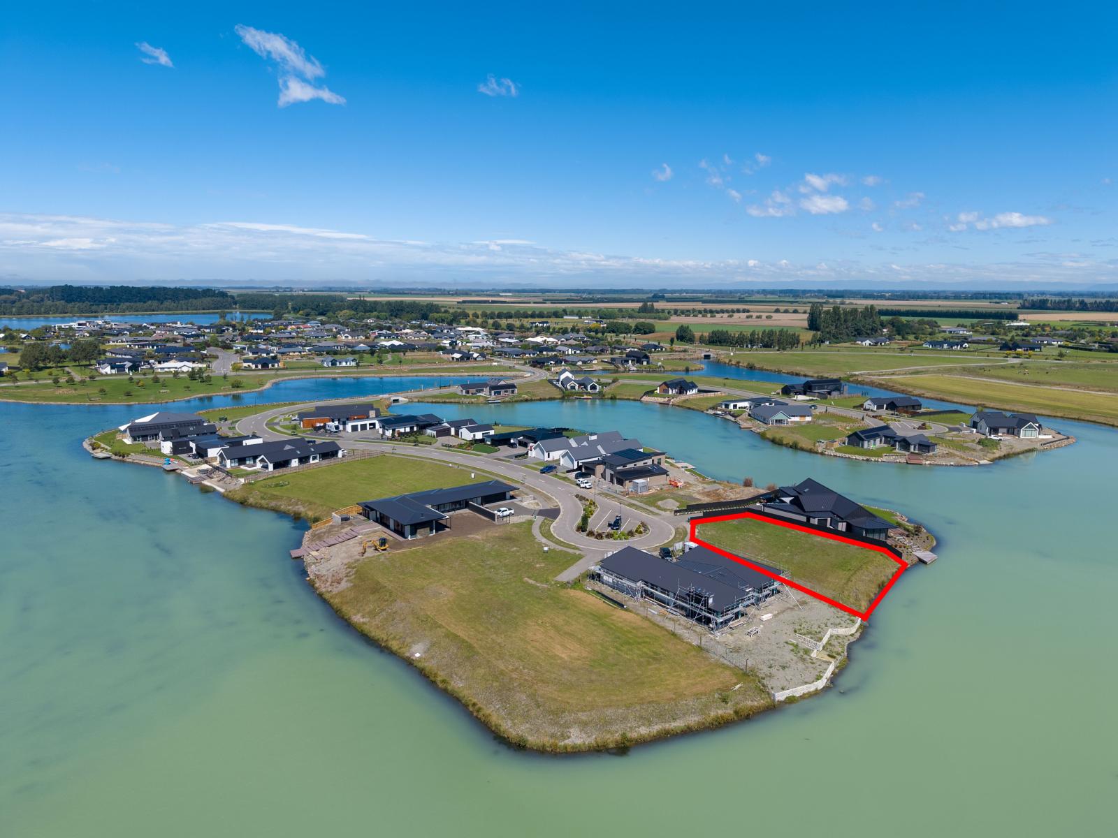 27 Bridgewater Quay, Lake Hood