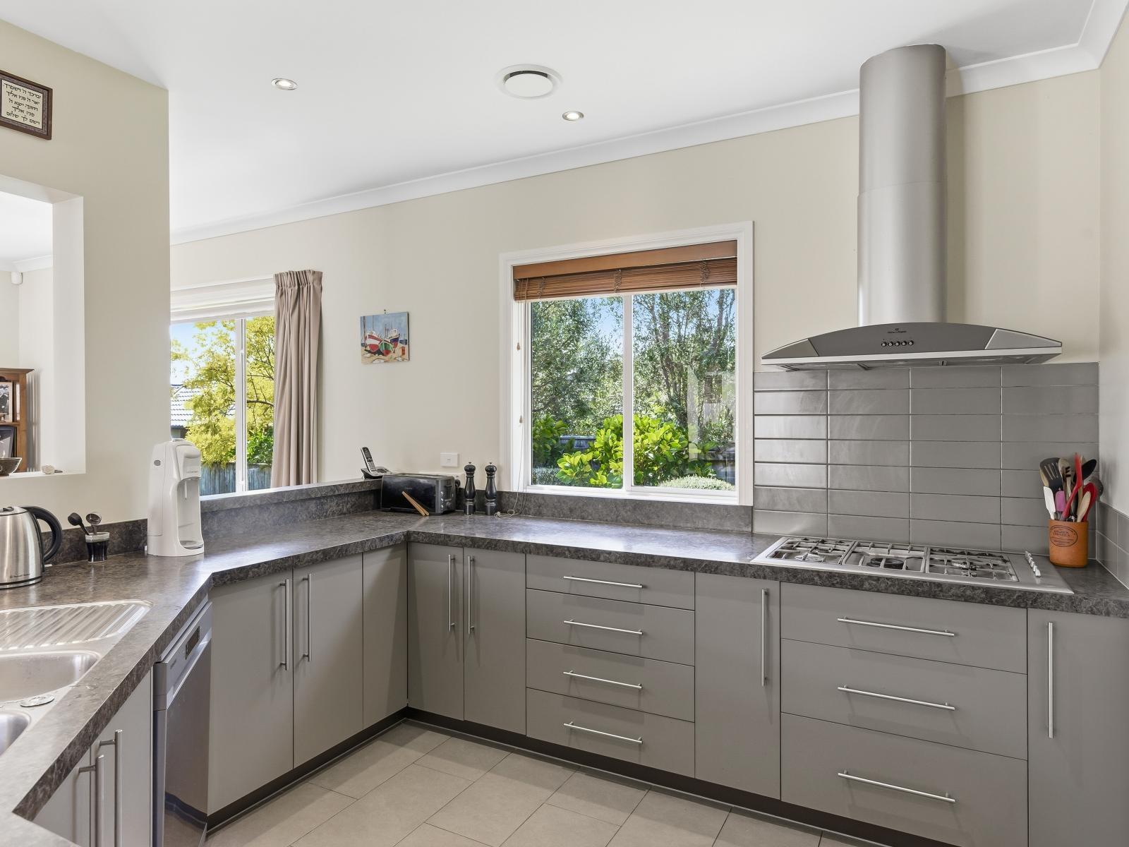 10 Metzenthin Close, Raumati South