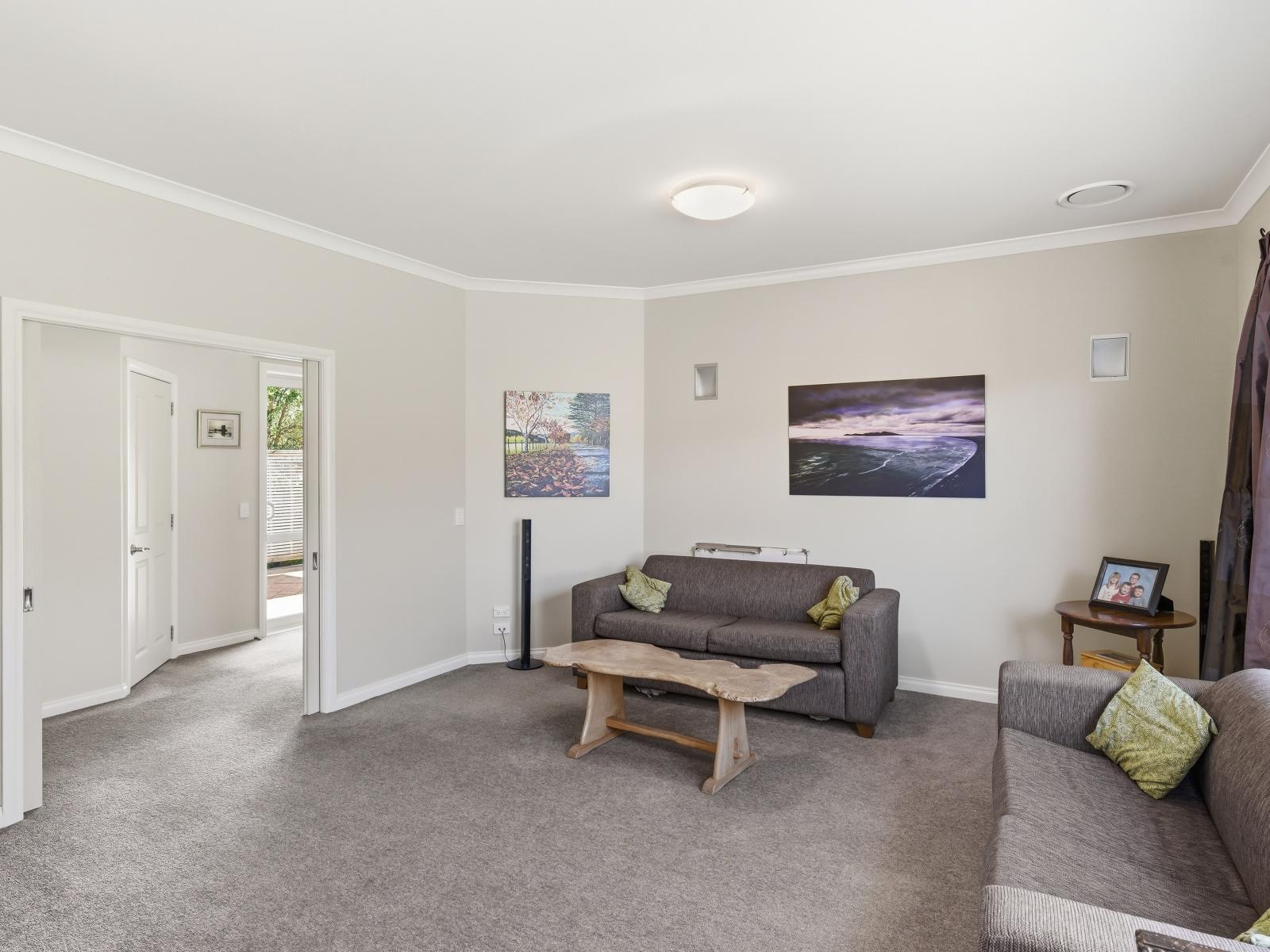 10 Metzenthin Close, Raumati South