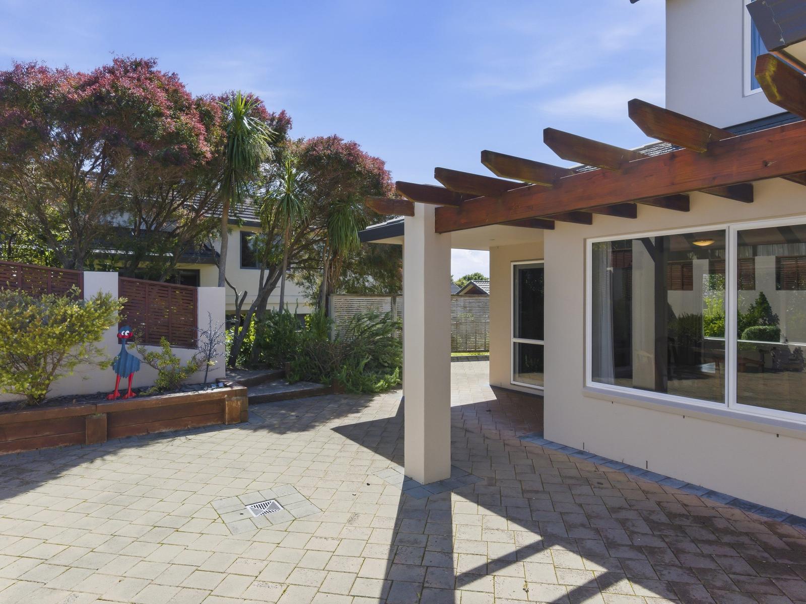 10 Metzenthin Close, Raumati South