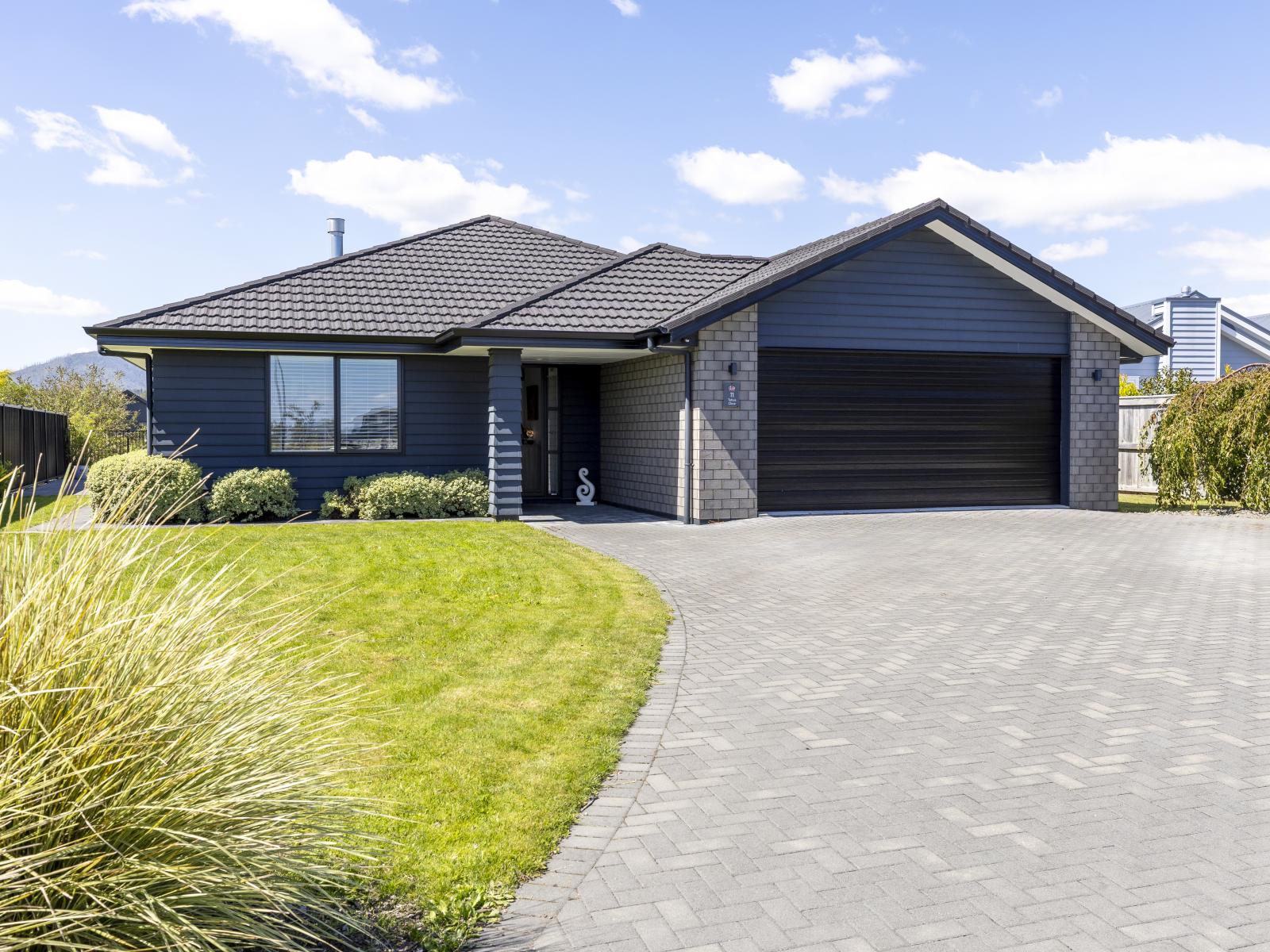 11 Tuhua Close, Wharewaka