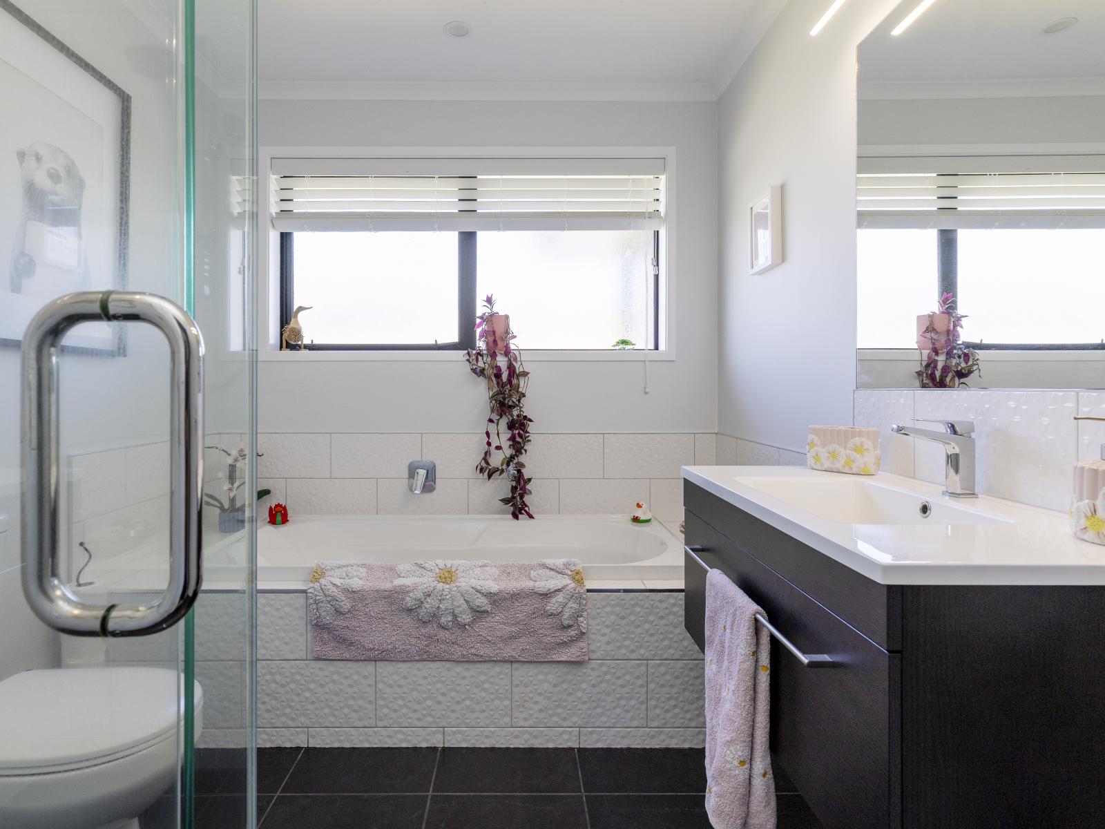 11 Tuhua Close, Wharewaka