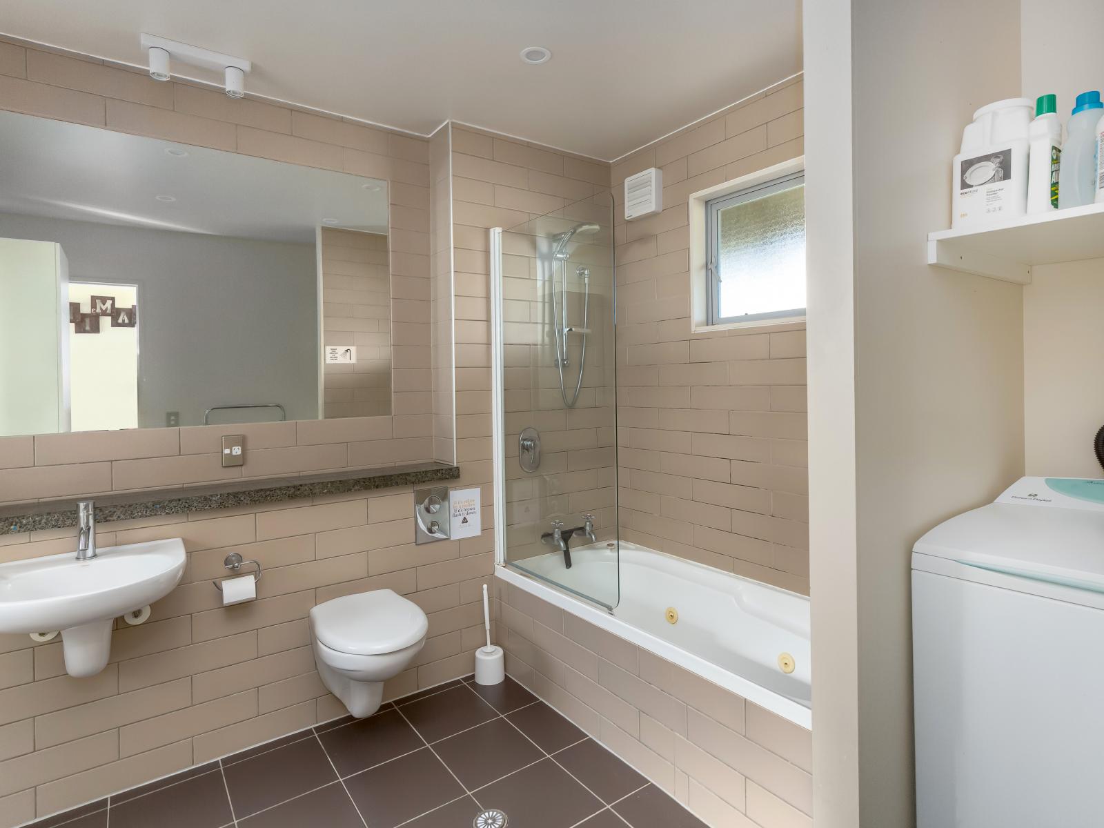 11 Nunu Drive, Flat Point