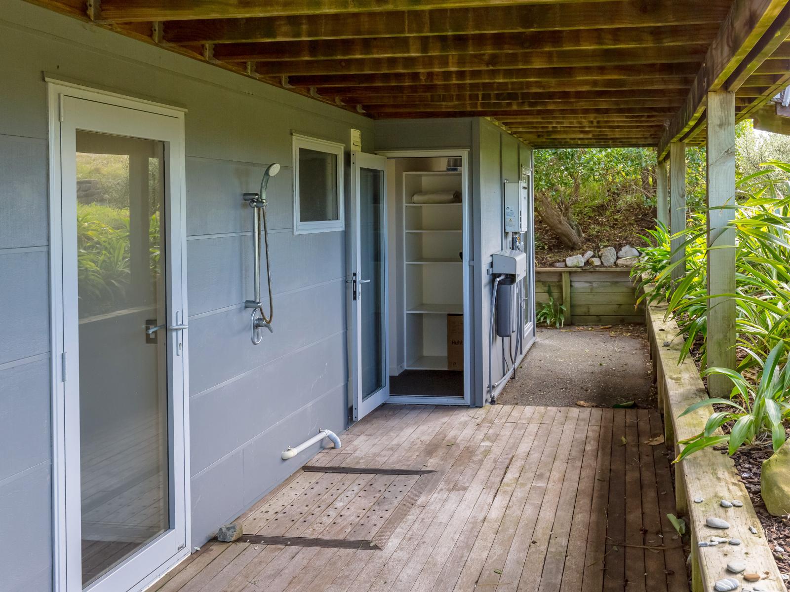 11 Nunu Drive, Flat Point