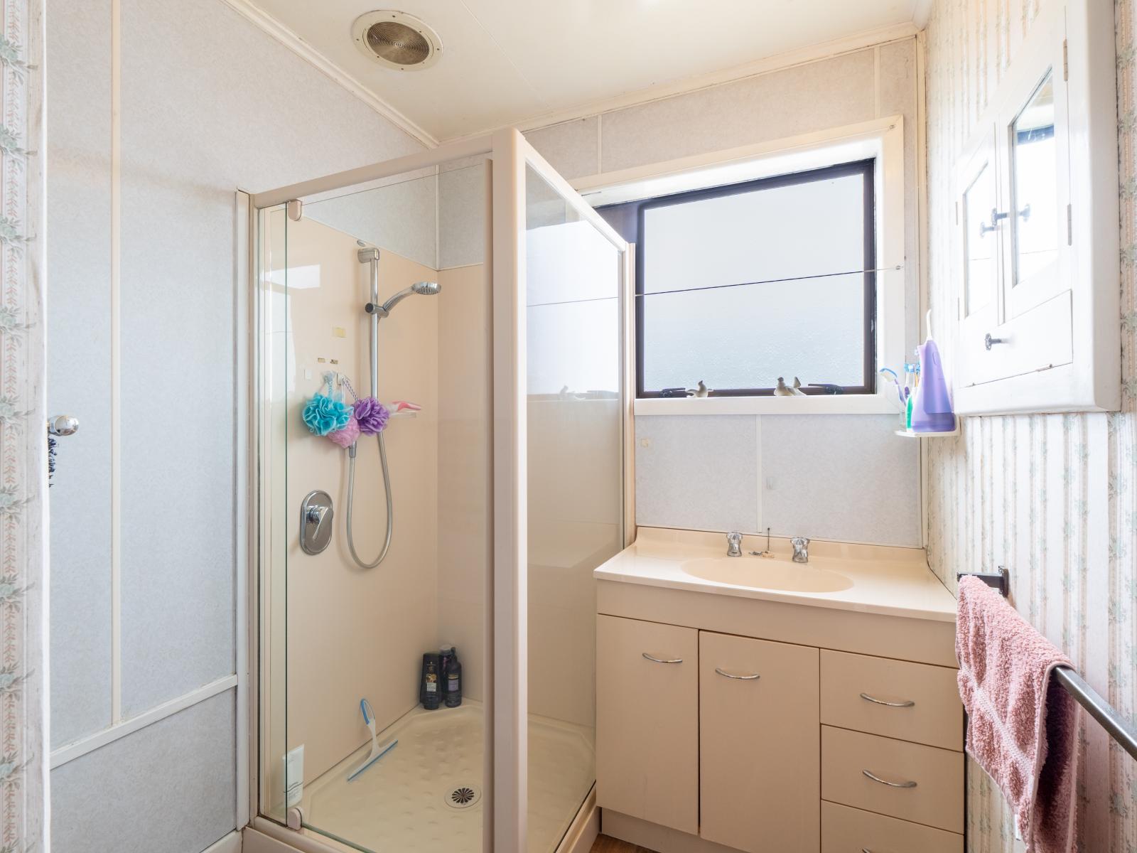 27 Tramway Road, Strathern