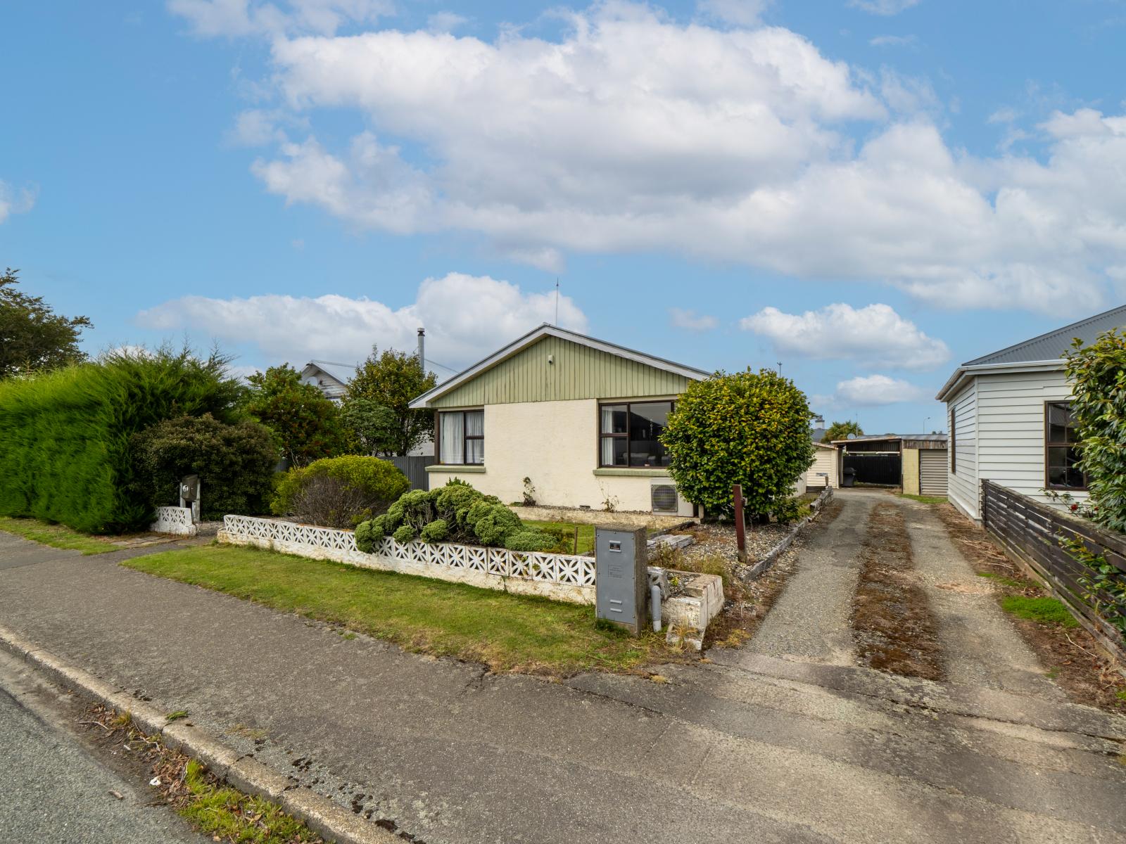 27 Tramway Road, Strathern