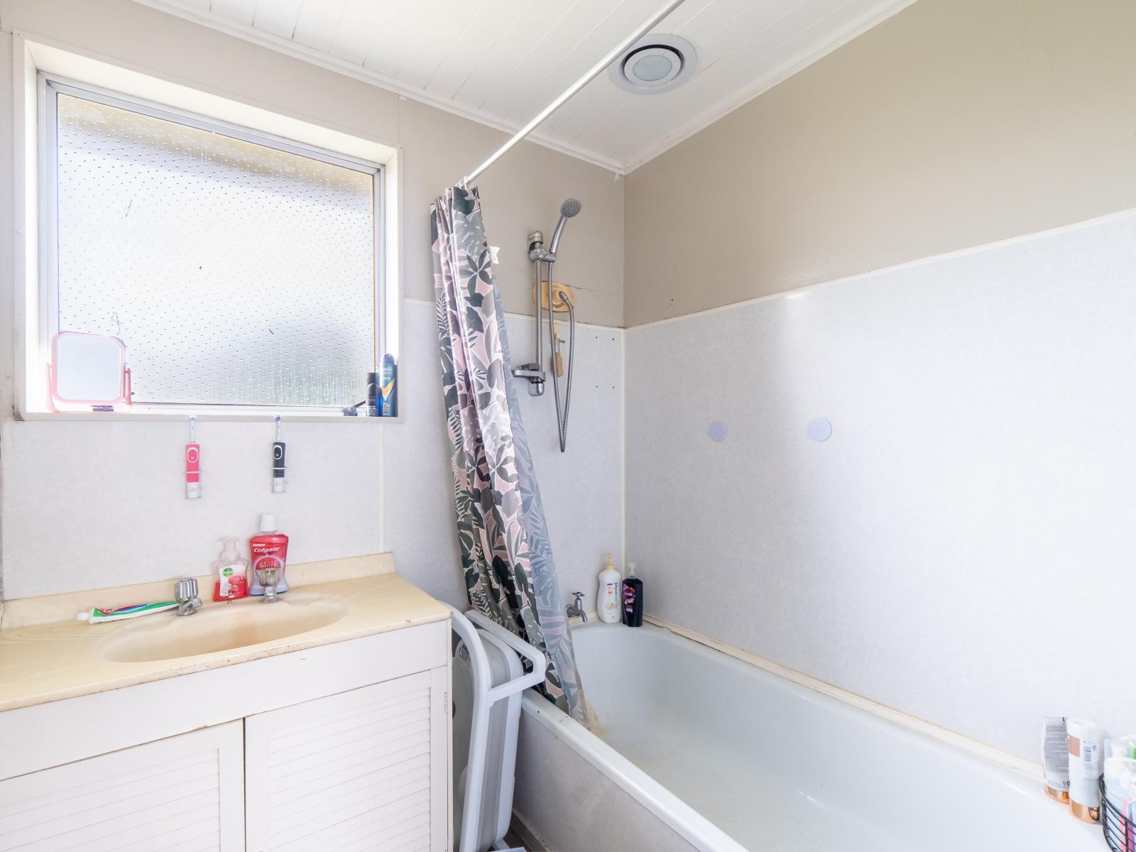 35 Arundel Crescent, Strathern