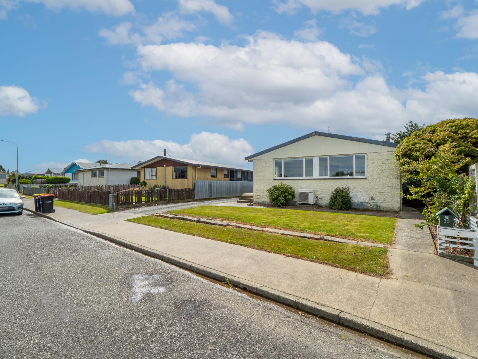 35 Arundel Crescent, Strathern