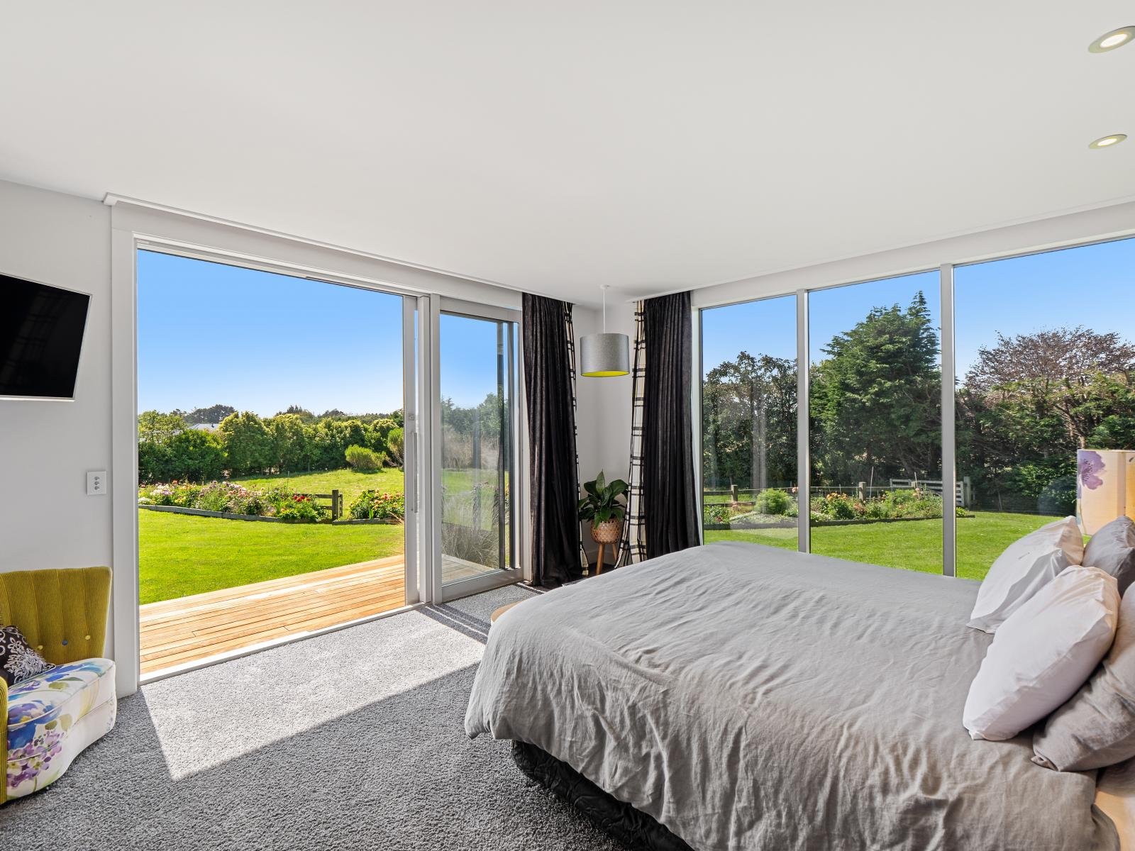 23-25 Black Road, Otatara