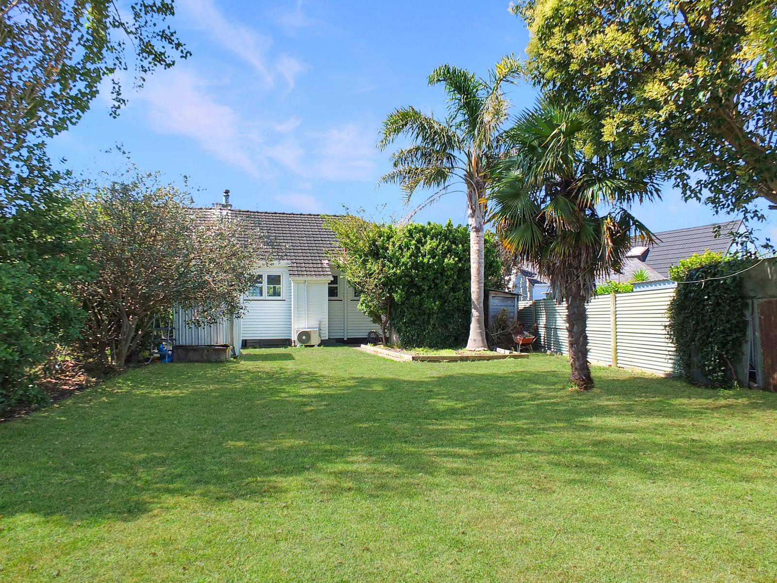 8 Johnston Street, Foxton