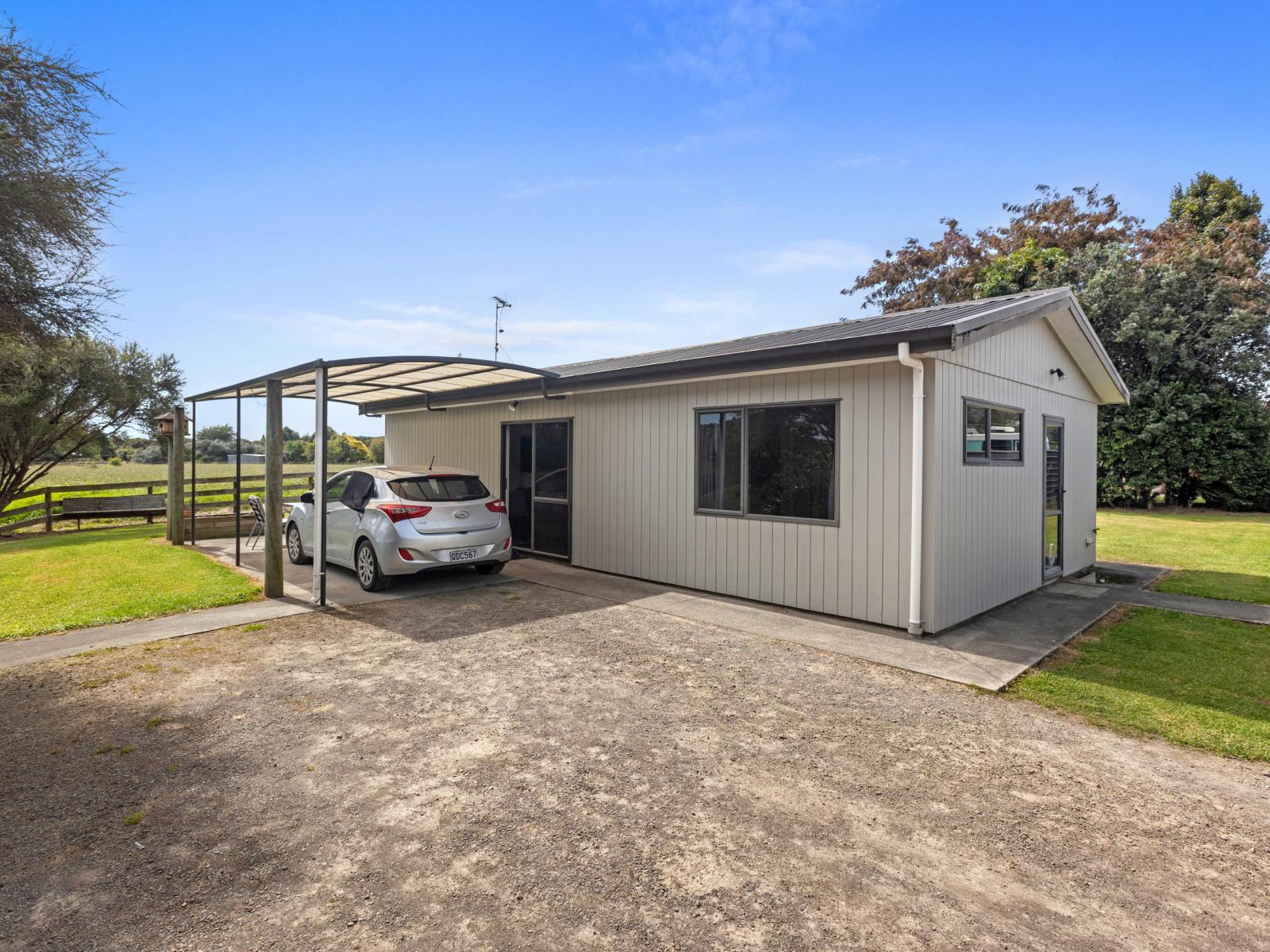 36 Loop Road, Minden