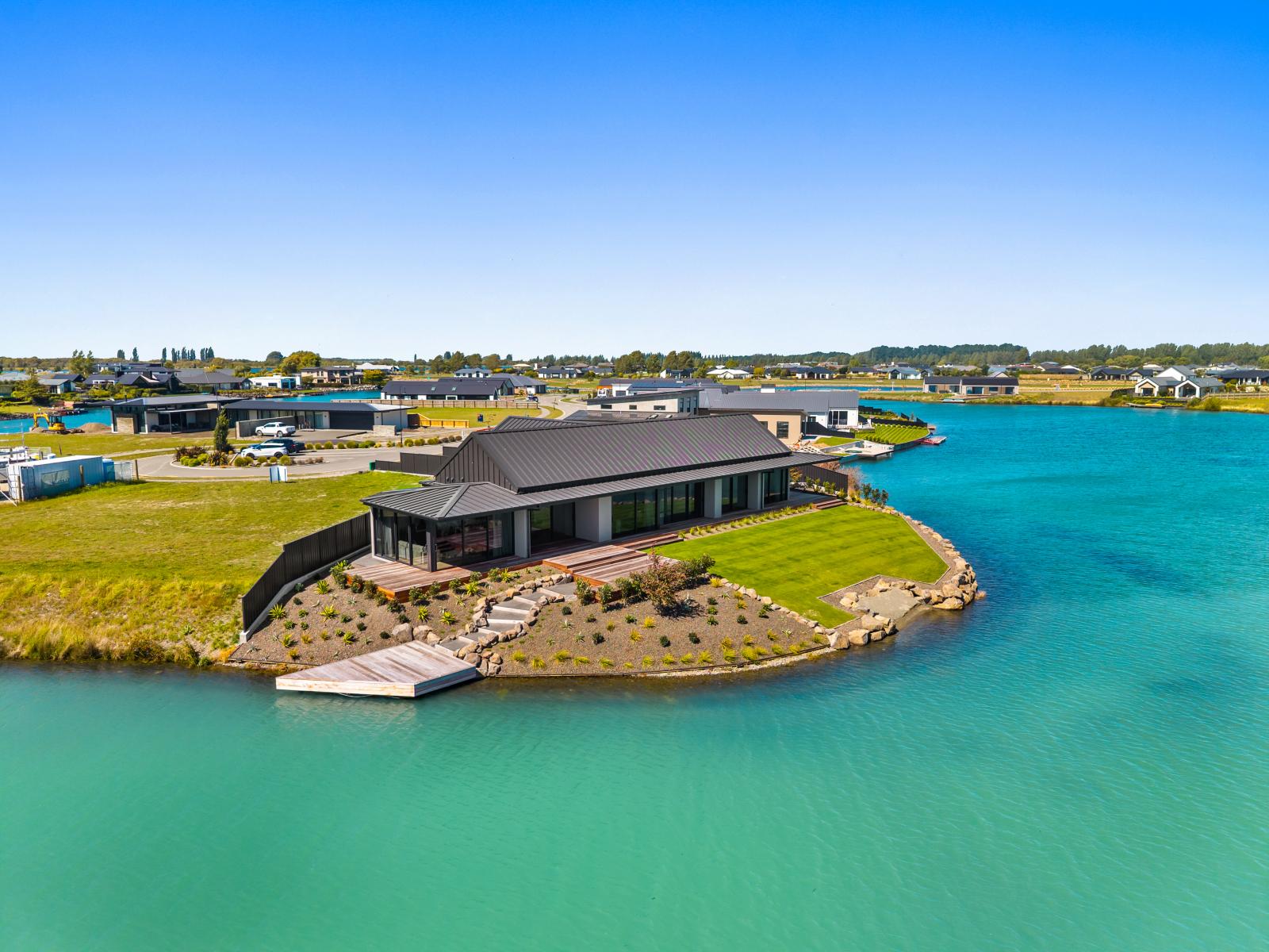 25 Bridgewater Quay, Lake Hood
