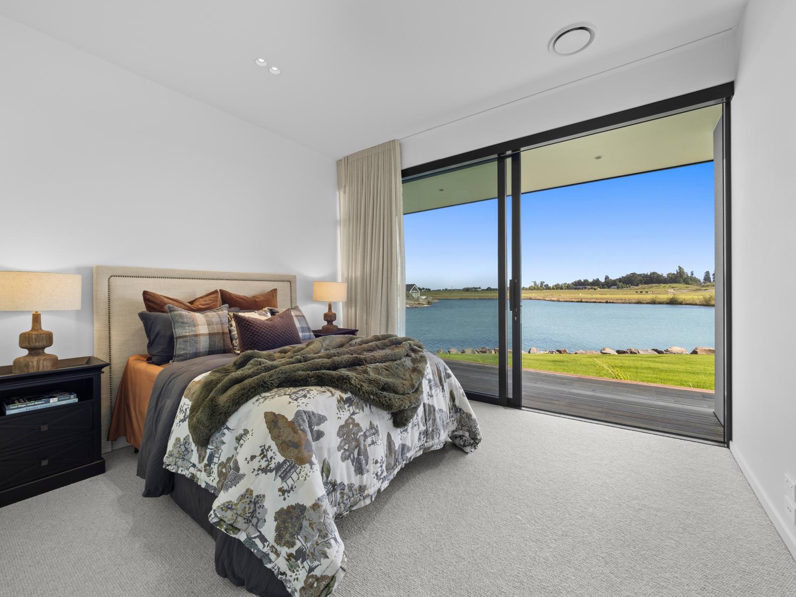 25 Bridgewater Quay, Lake Hood