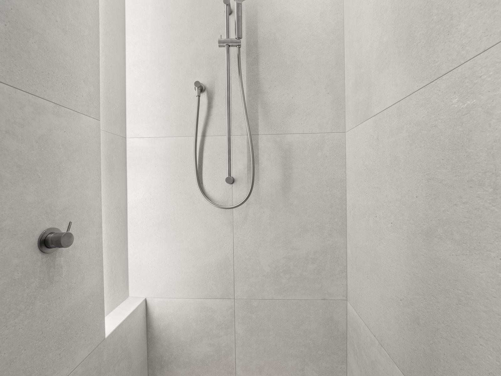 25 Bridgewater Quay, Lake Hood