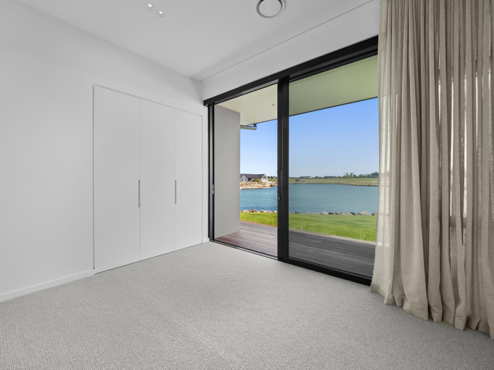 25 Bridgewater Quay, Lake Hood